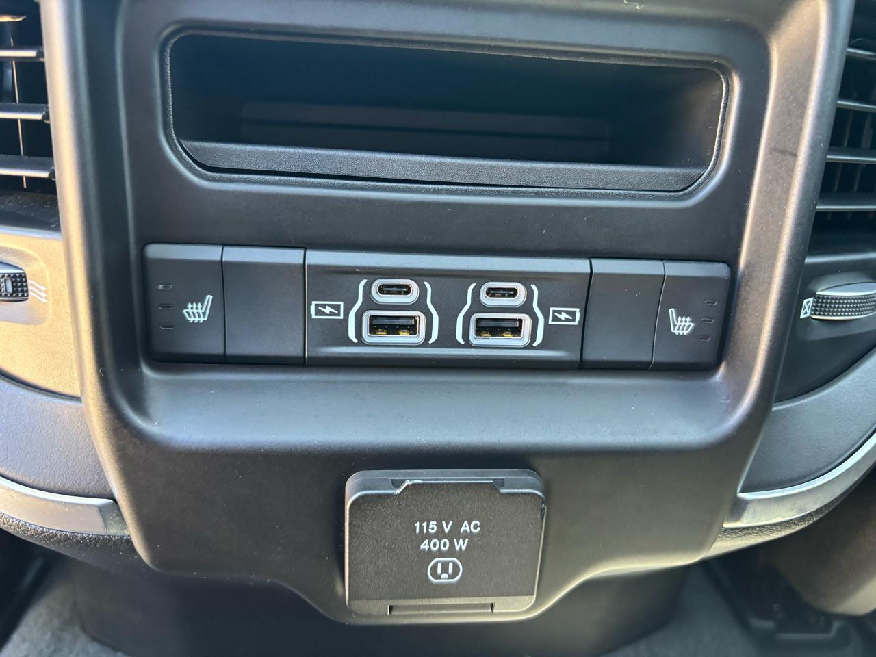 RAM 1500 Laramie 4x4 Crew Cab 5'7" Box 2024