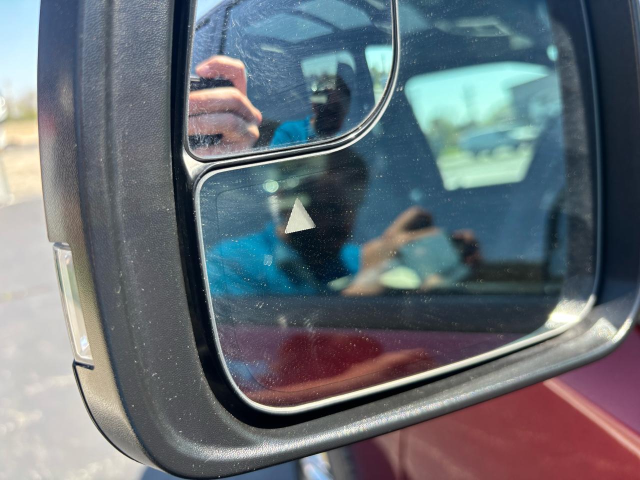 RAM 1500 Laramie 4x4 Crew Cab 5'7" Box 2024