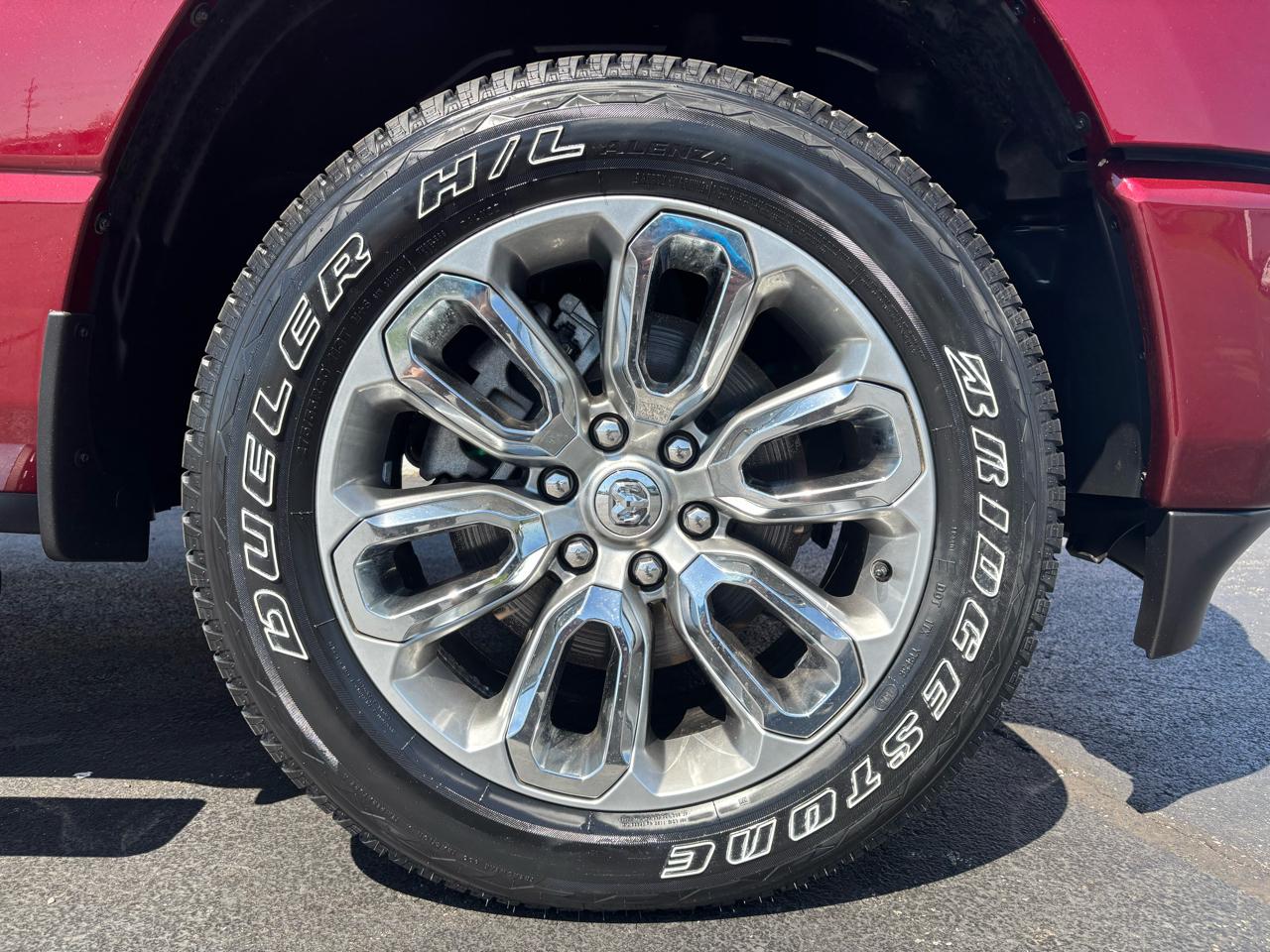 RAM 1500 Laramie 4x4 Crew Cab 5'7" Box 2024