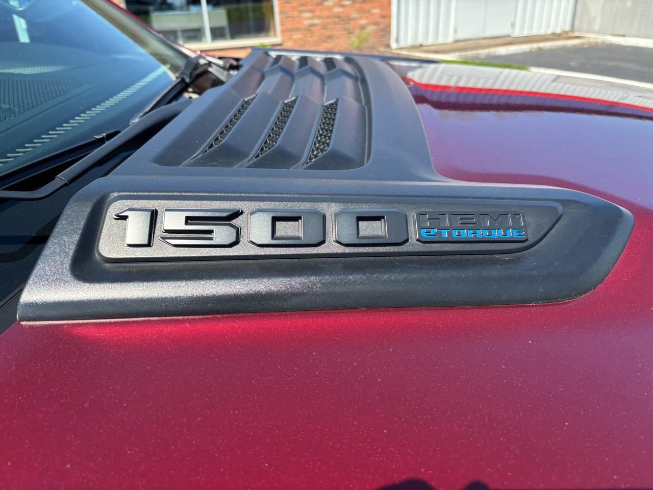 RAM 1500 Laramie 4x4 Crew Cab 5'7" Box 2024