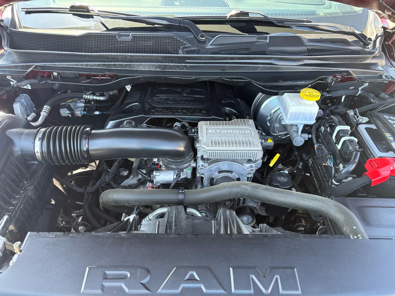 RAM 1500 Laramie 4x4 Crew Cab 5'7" Box 2024