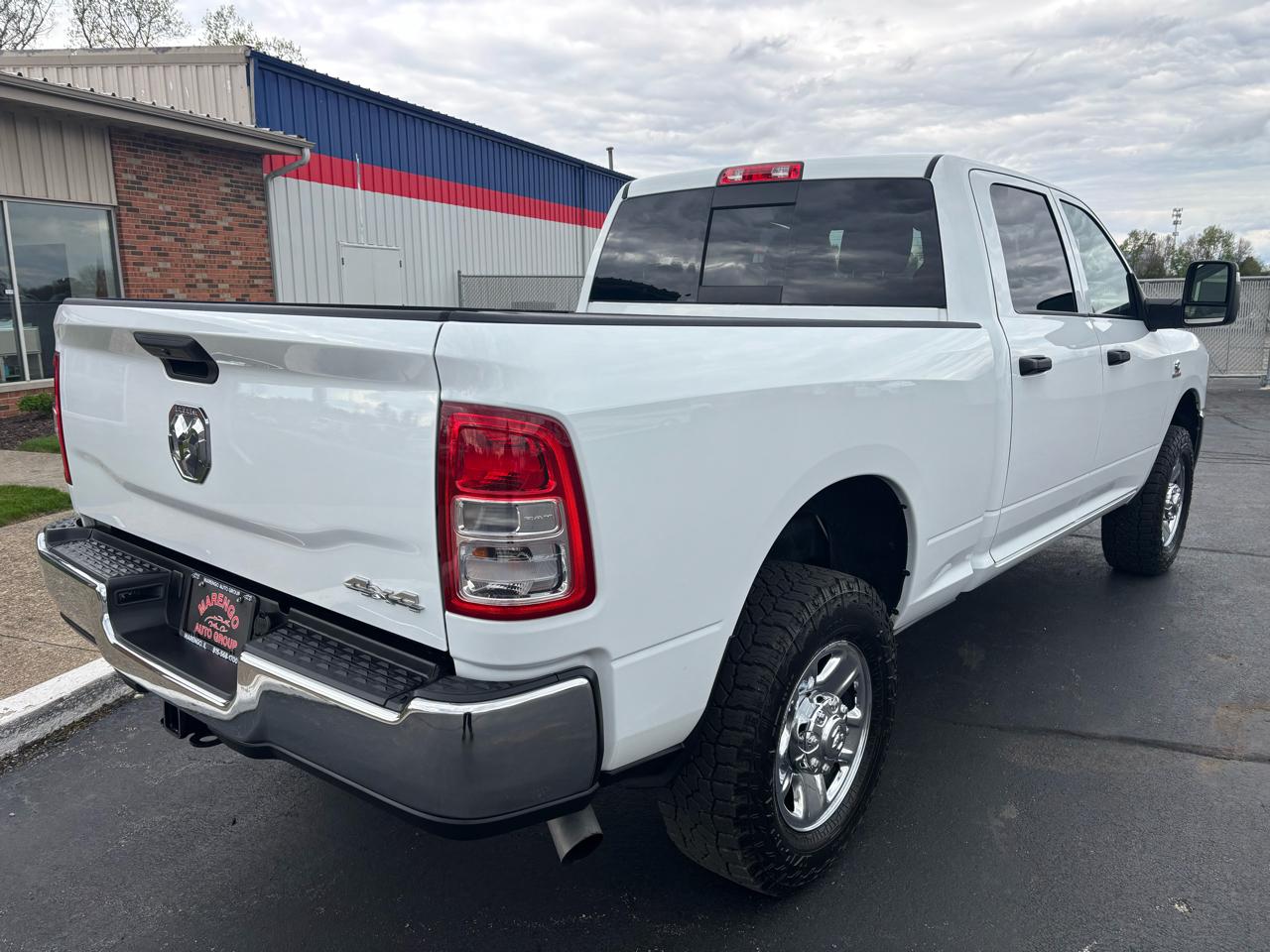RAM 2500 Tradesman 4x4 Crew Cab 6'4" Box 2024