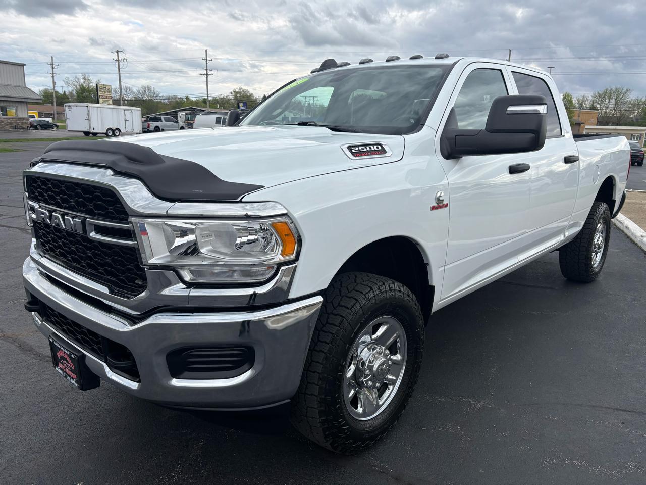 RAM 2500 Tradesman 4x4 Crew Cab 6'4" Box 2024