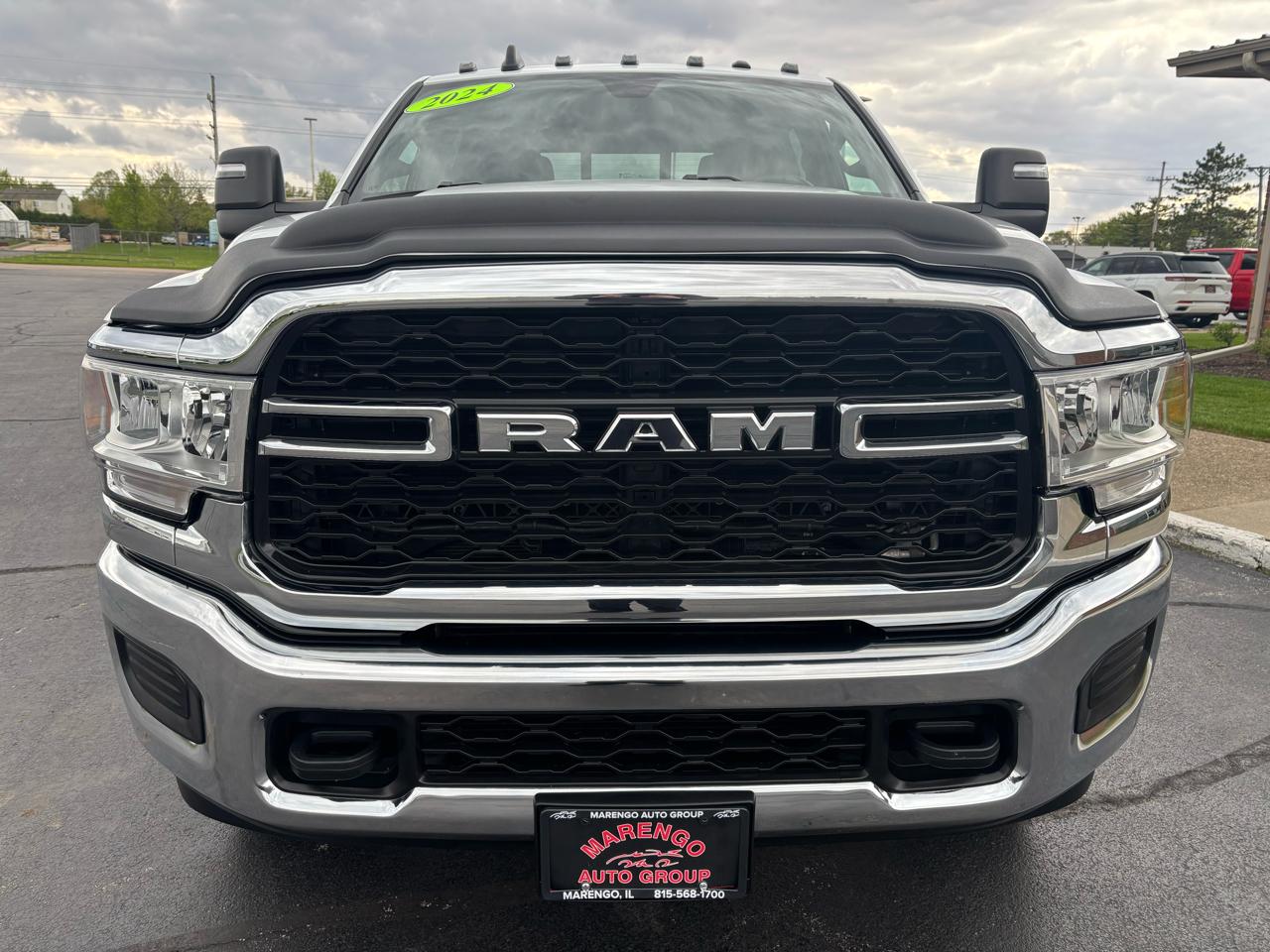 RAM 2500 Tradesman 4x4 Crew Cab 6'4" Box 2024