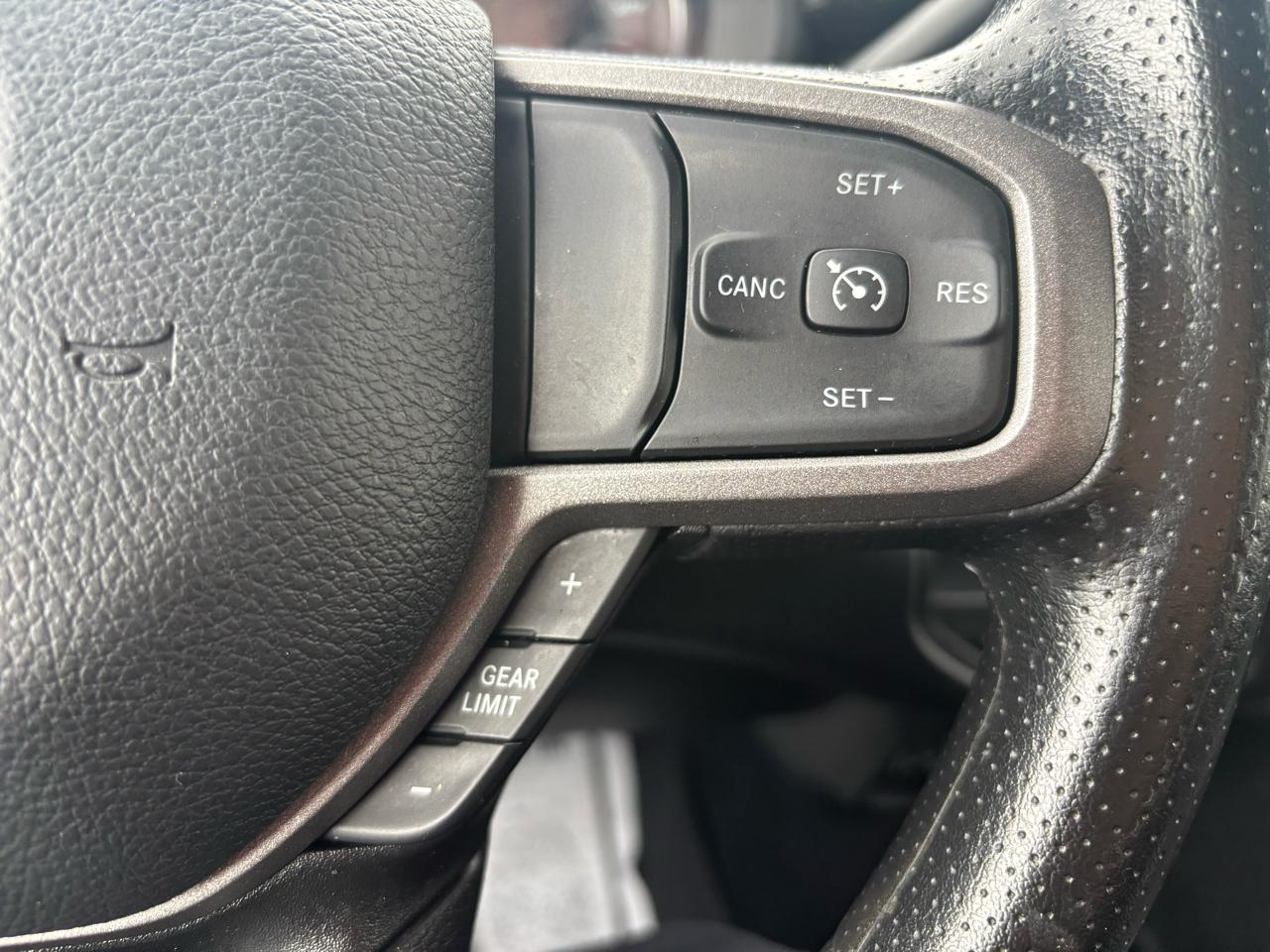 RAM 2500 Tradesman 4x4 Crew Cab 6'4" Box 2024