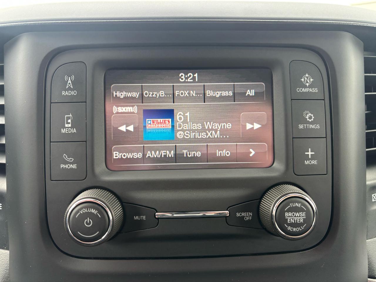 RAM 2500 Tradesman 4x4 Crew Cab 6'4" Box 2024