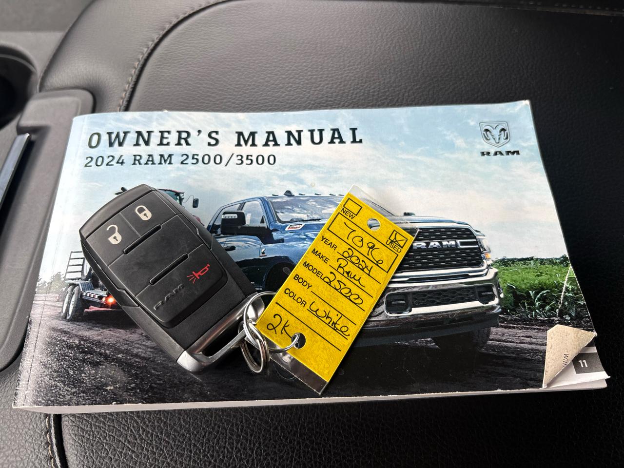 RAM 2500 Tradesman 4x4 Crew Cab 6'4" Box 2024