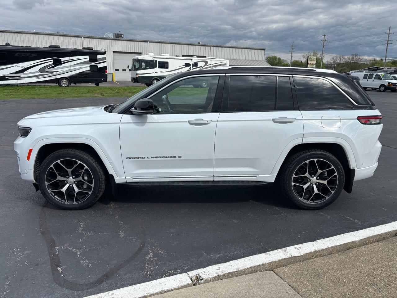 Jeep Grand Cherokee Summit Reserve 4x4 2023