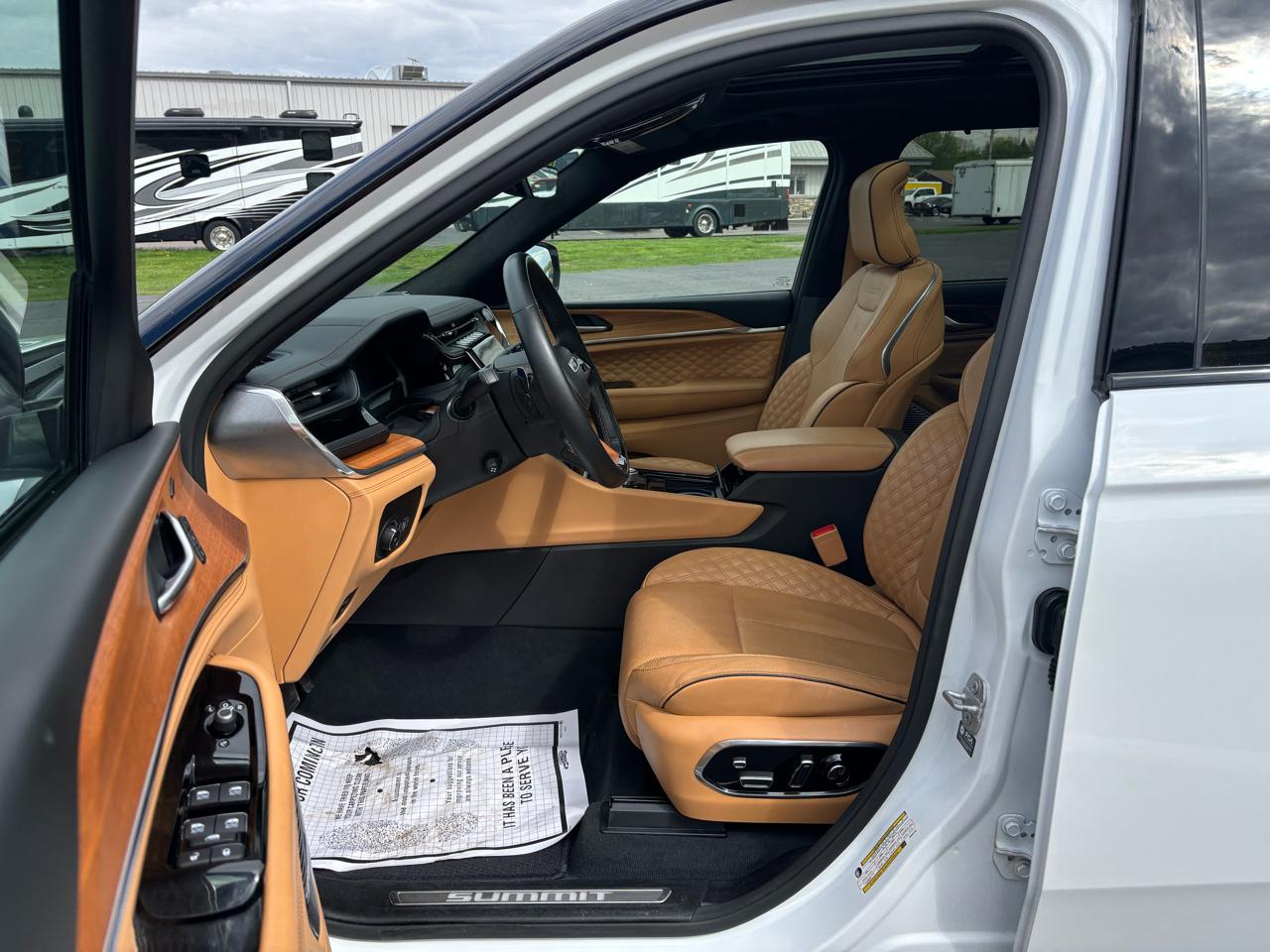 Jeep Grand Cherokee Summit Reserve 4x4 2023