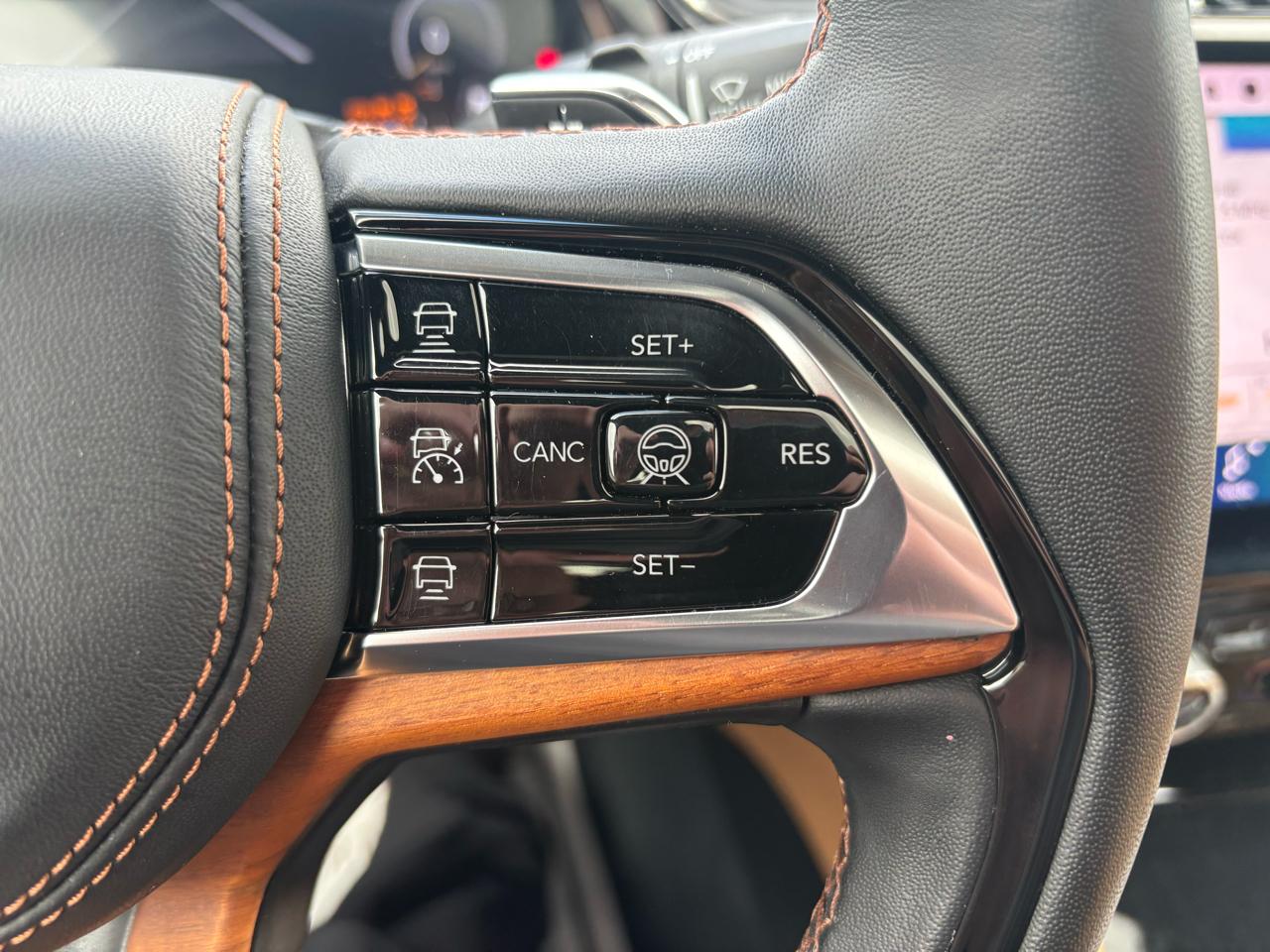 Jeep Grand Cherokee Summit Reserve 4x4 2023