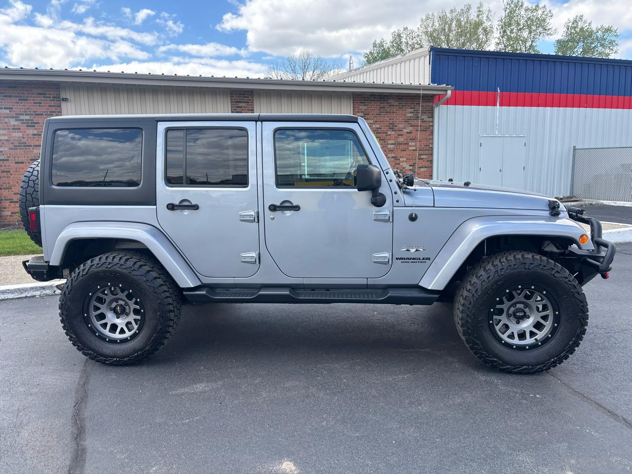 Jeep Wrangler Unlimited 4WD 4dr Sahara 2016