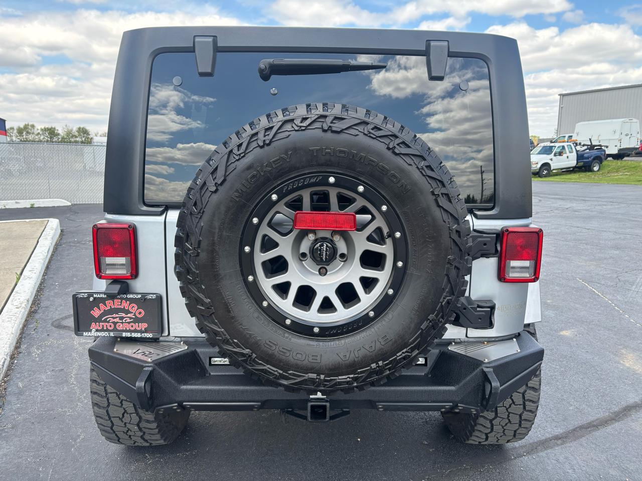 Jeep Wrangler Unlimited 4WD 4dr Sahara 2016