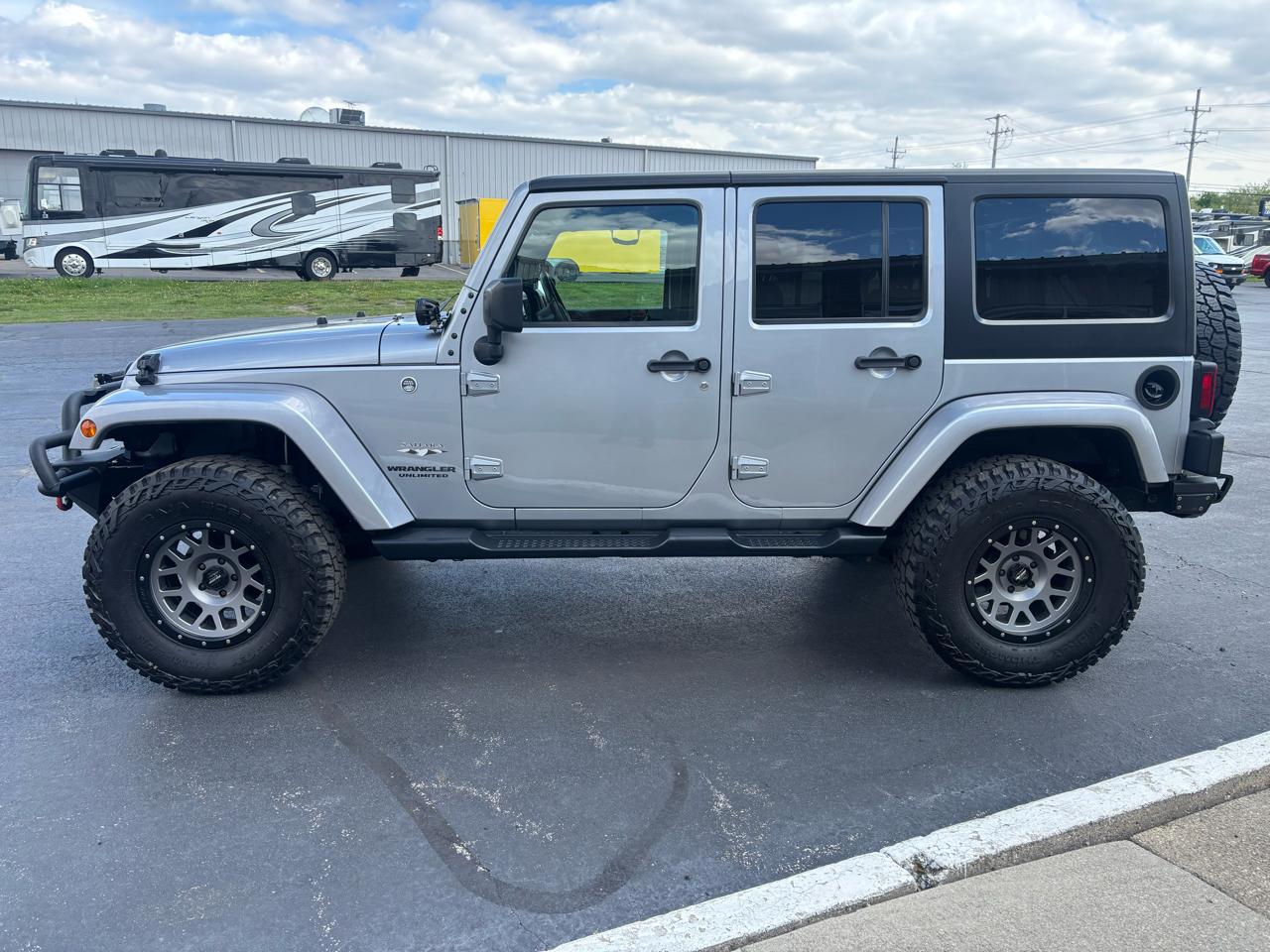Jeep Wrangler Unlimited 4WD 4dr Sahara 2016