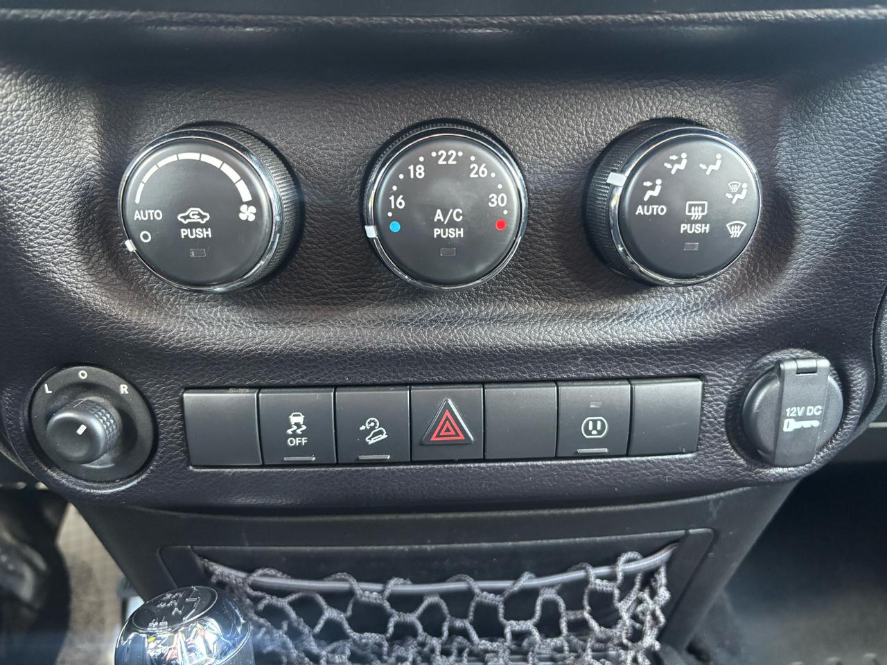 Jeep Wrangler Unlimited 4WD 4dr Sahara 2016