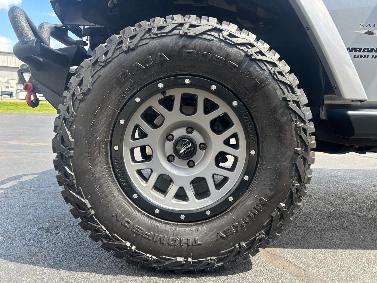 Jeep Wrangler Unlimited 4WD 4dr Sahara 2016