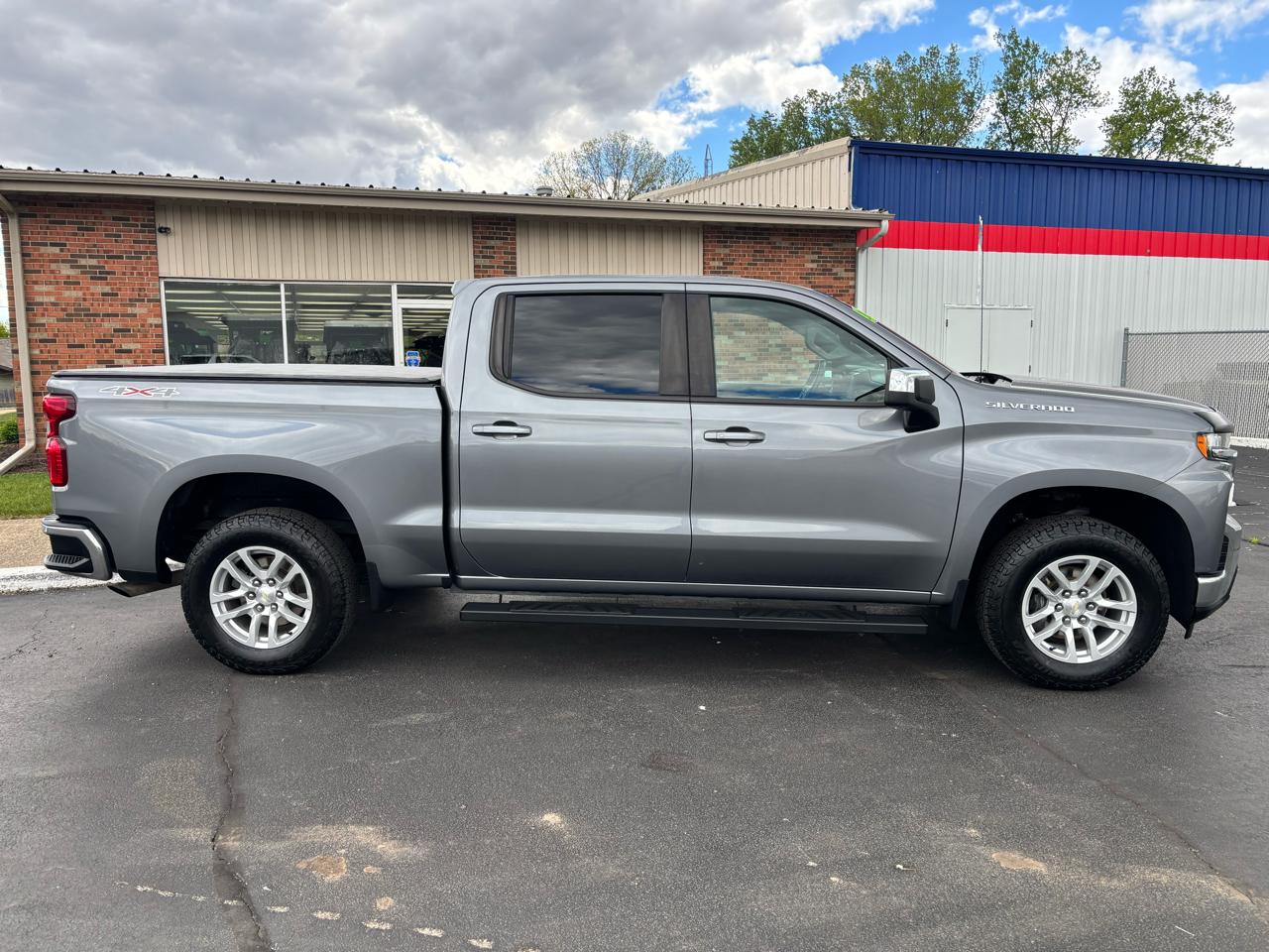 Chevrolet Silverado 1500 4WD Crew Cab 147" LT w/1LT 2021