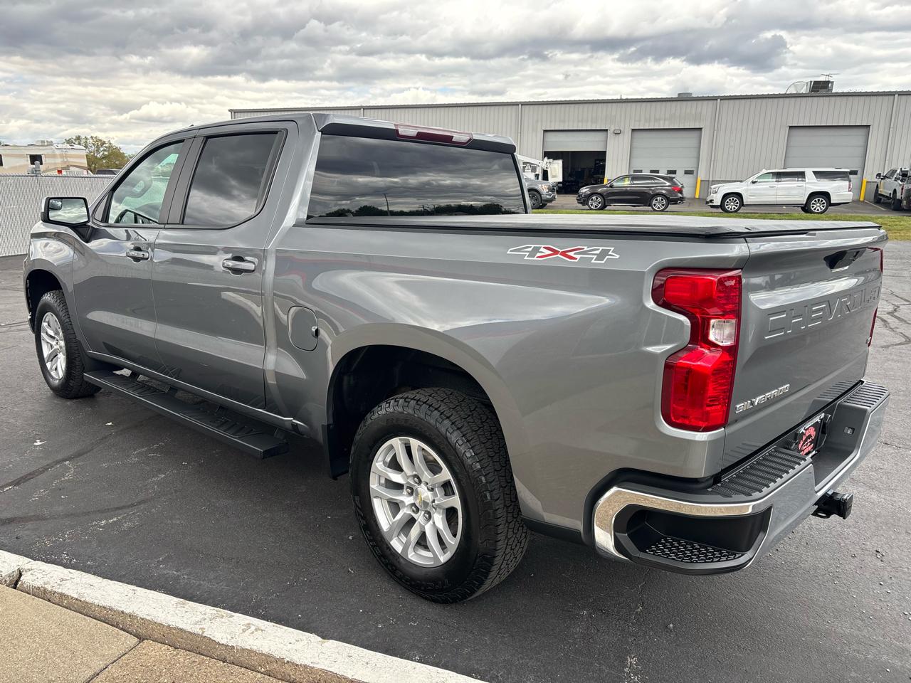 Chevrolet Silverado 1500 4WD Crew Cab 147" LT w/1LT 2021