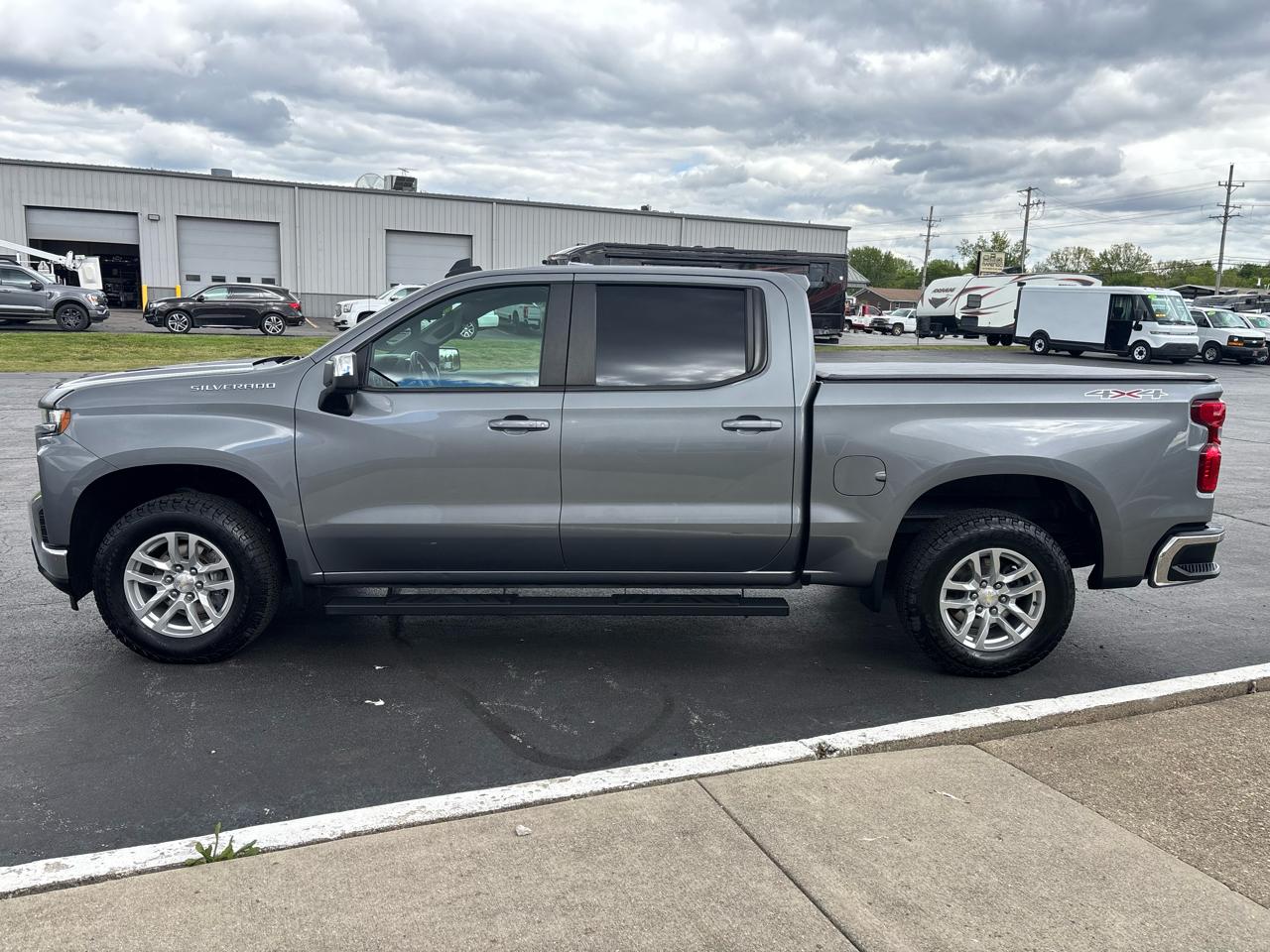 Chevrolet Silverado 1500 4WD Crew Cab 147" LT w/1LT 2021