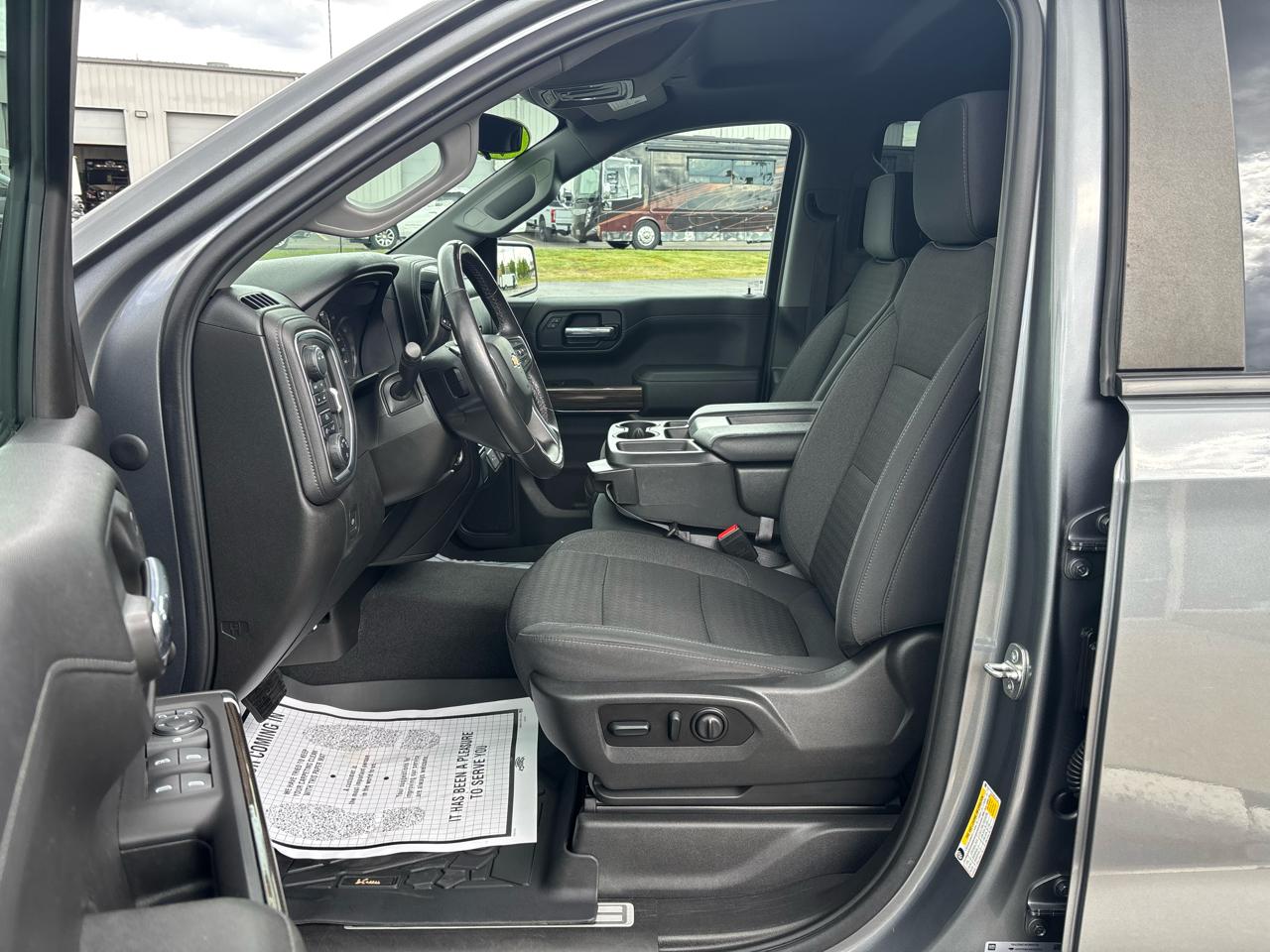 Chevrolet Silverado 1500 4WD Crew Cab 147" LT w/1LT 2021