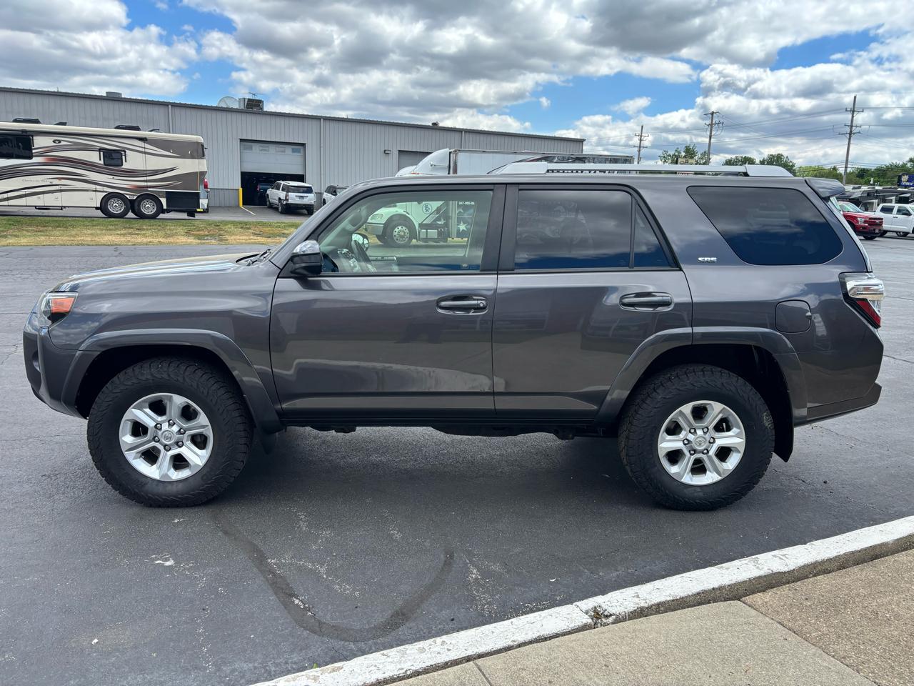 Toyota 4Runner SR5 4WD (Natl) 2018