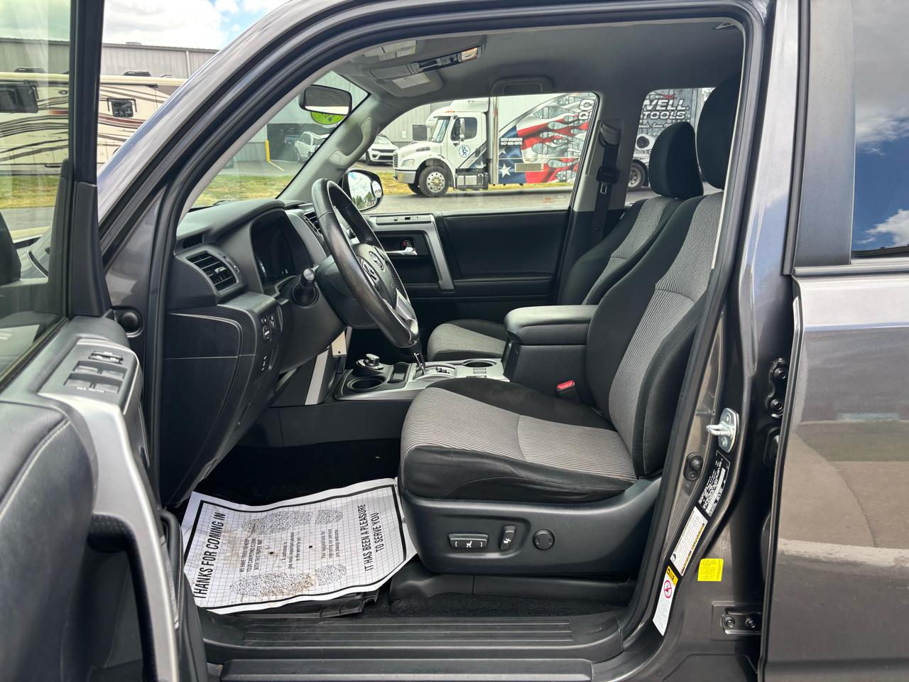 Toyota 4Runner SR5 4WD (Natl) 2018