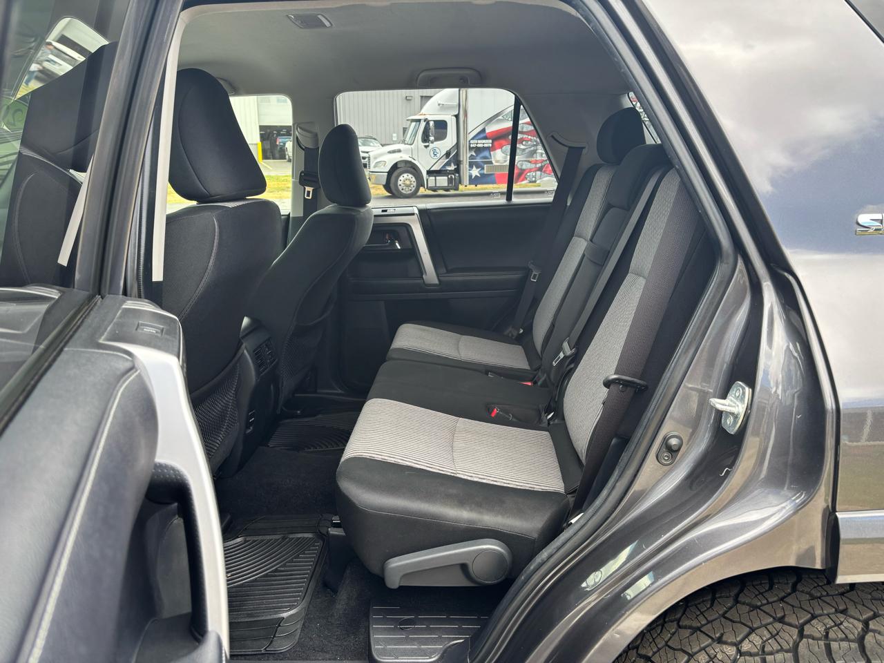 Toyota 4Runner SR5 4WD (Natl) 2018