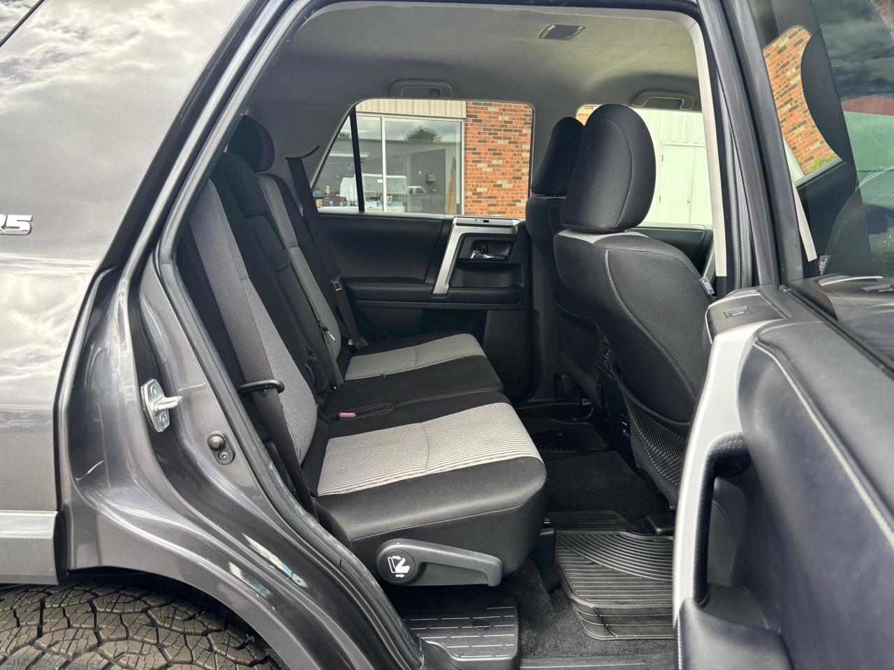 Toyota 4Runner SR5 4WD (Natl) 2018