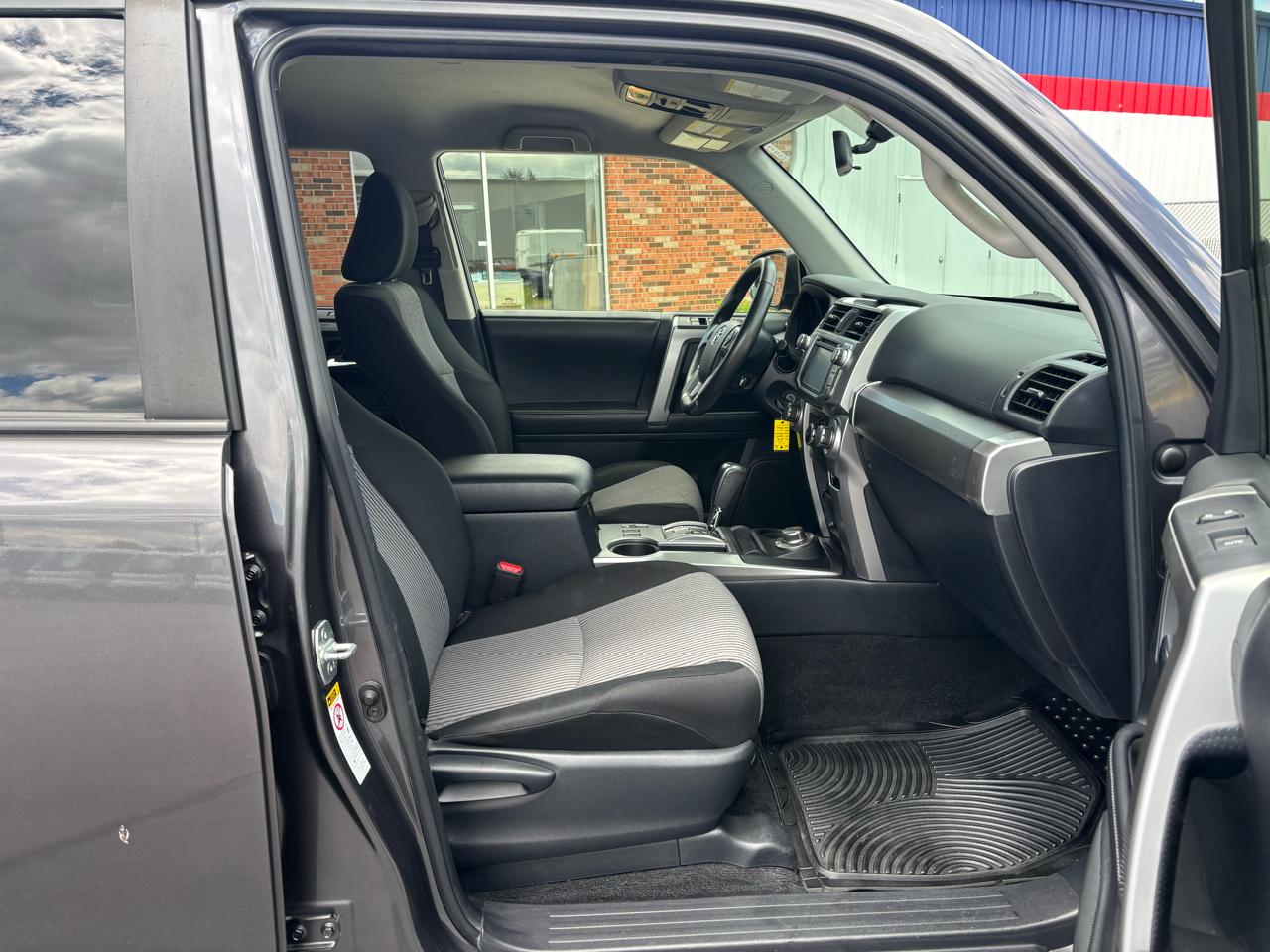 Toyota 4Runner SR5 4WD (Natl) 2018