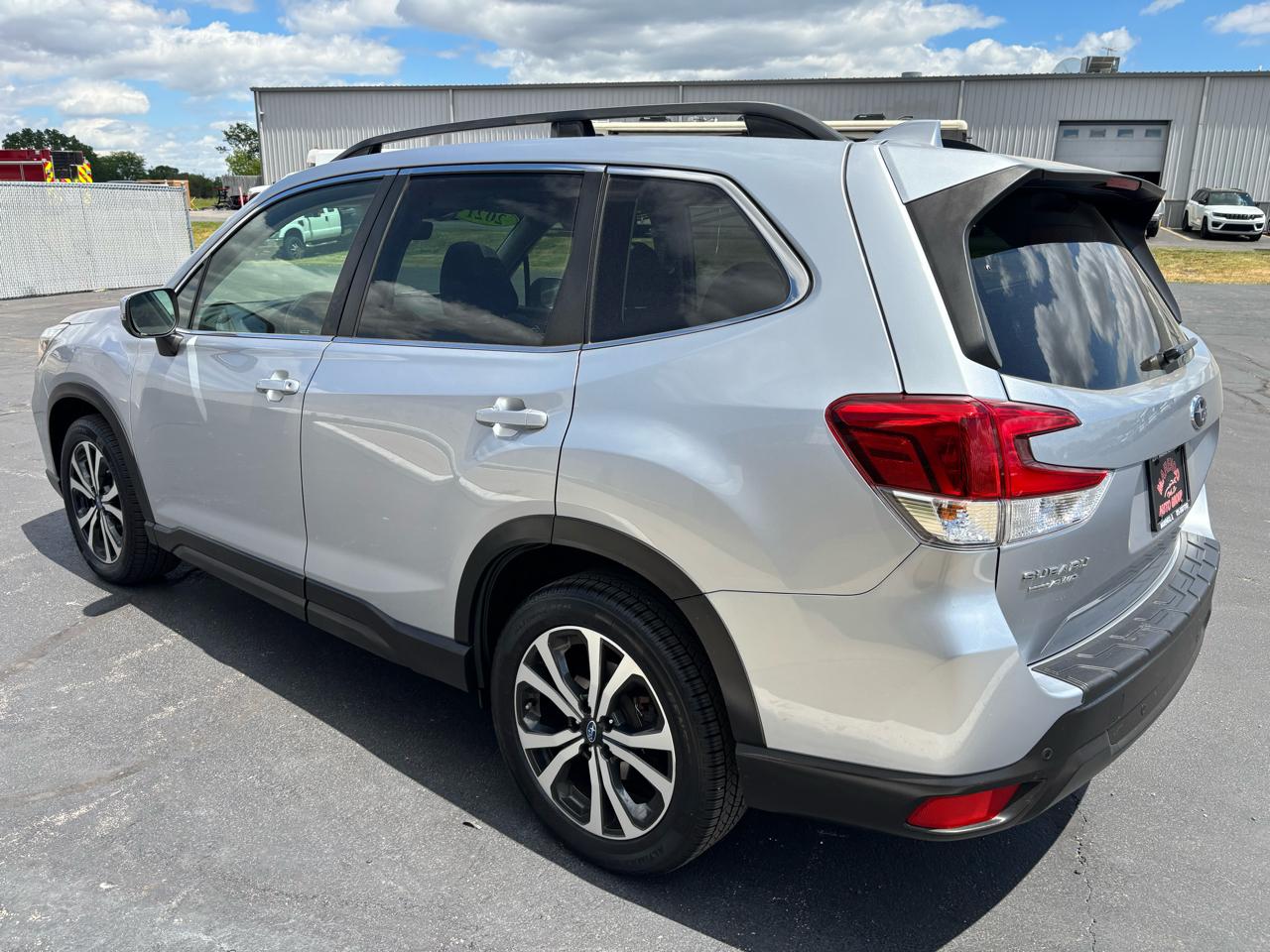 Subaru Forester Limited CVT 2021