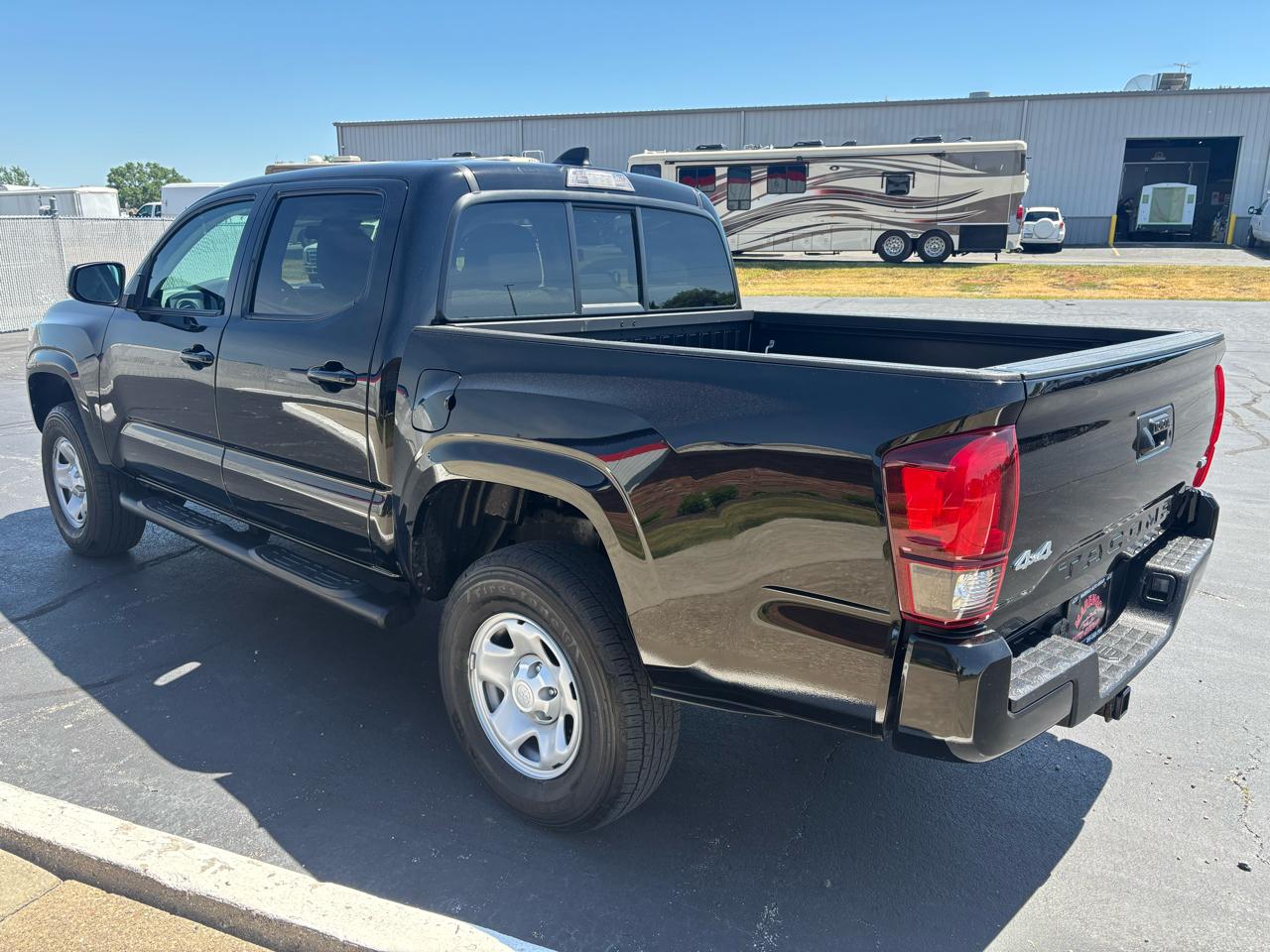 Toyota Tacoma 4WD SR Double Cab 5' Bed V6 AT (Natl) 2023