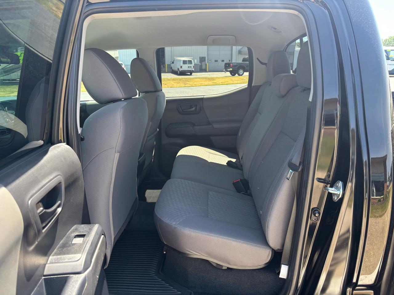 Toyota Tacoma 4WD SR Double Cab 5' Bed V6 AT (Natl) 2023