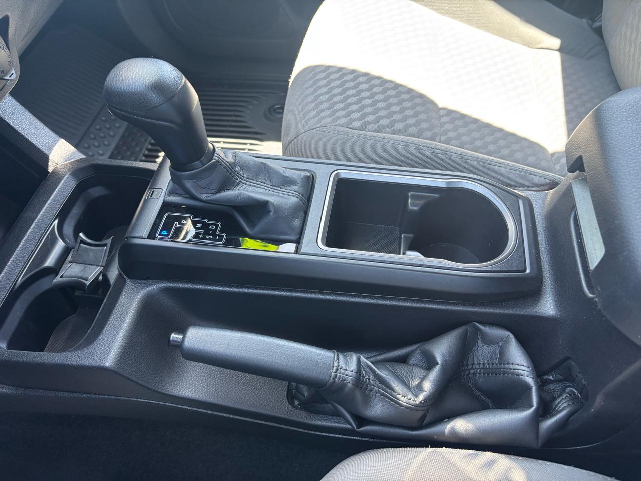 Toyota Tacoma 4WD SR Double Cab 5' Bed V6 AT (Natl) 2023