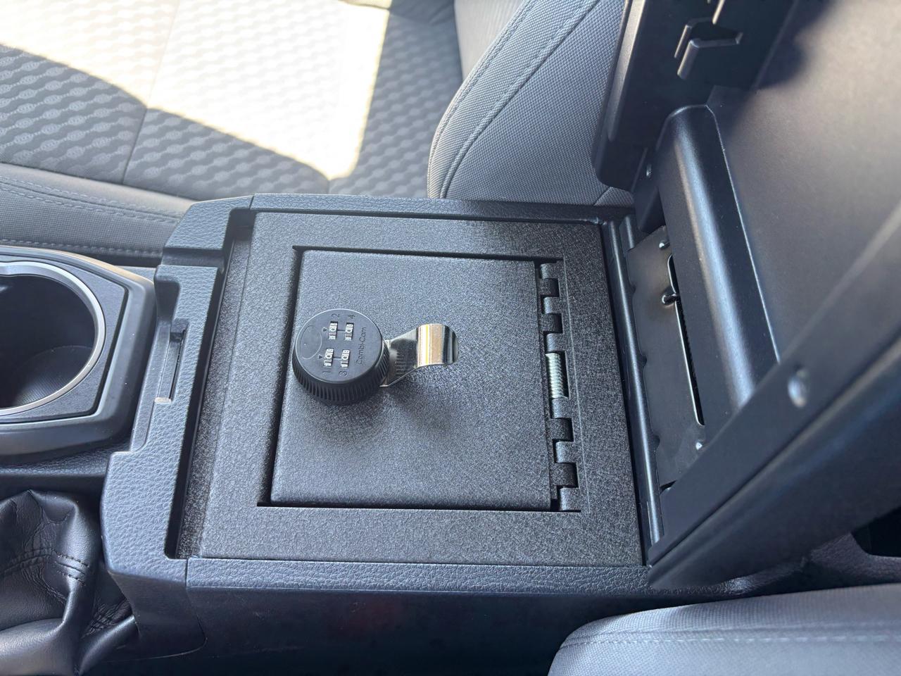 Toyota Tacoma 4WD SR Double Cab 5' Bed V6 AT (Natl) 2023