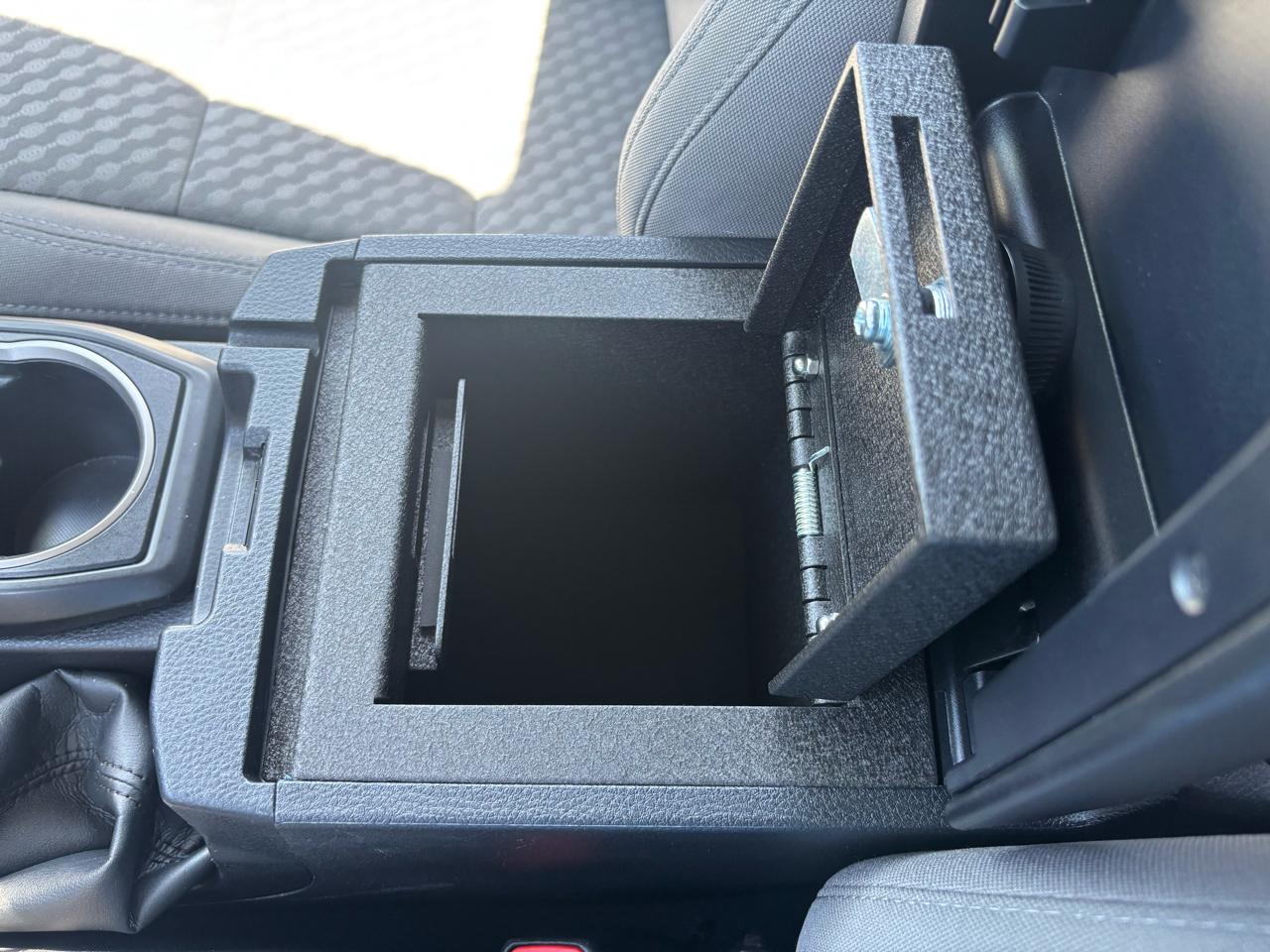 Toyota Tacoma 4WD SR Double Cab 5' Bed V6 AT (Natl) 2023