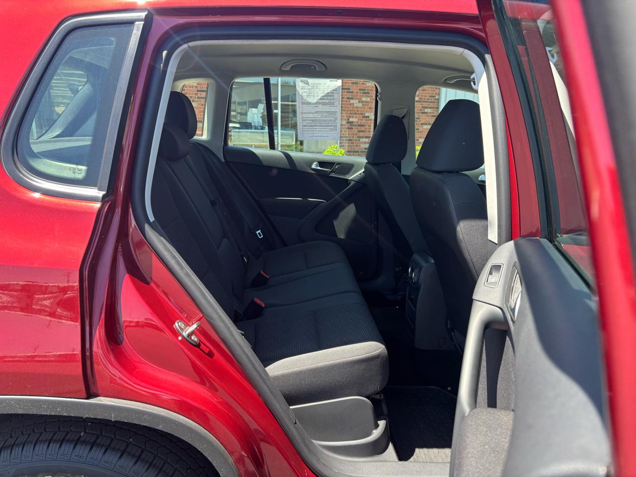 Volkswagen Tiguan 4MOTION 4dr Auto S 2015