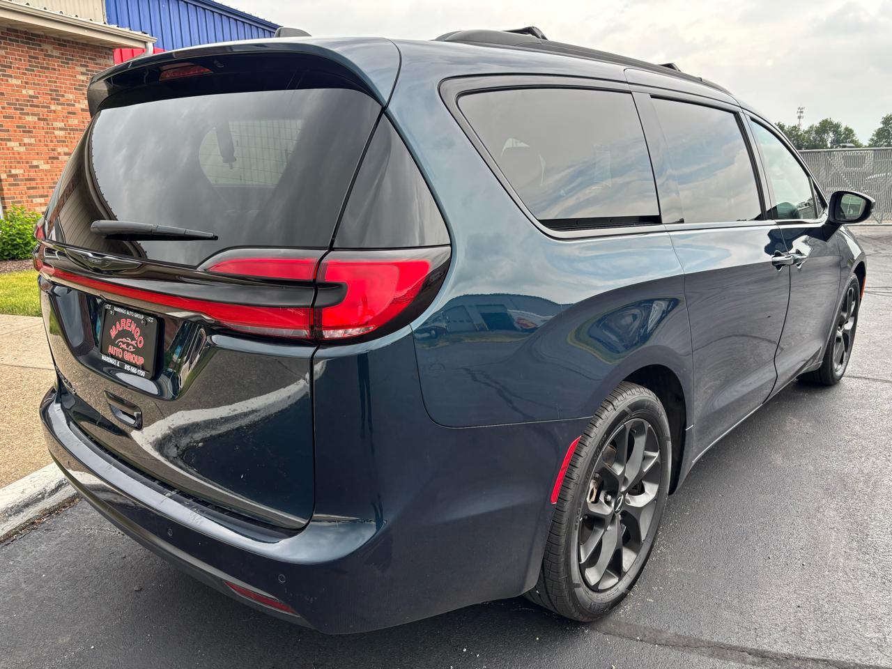 Chrysler Pacifica Touring L FWD 2023