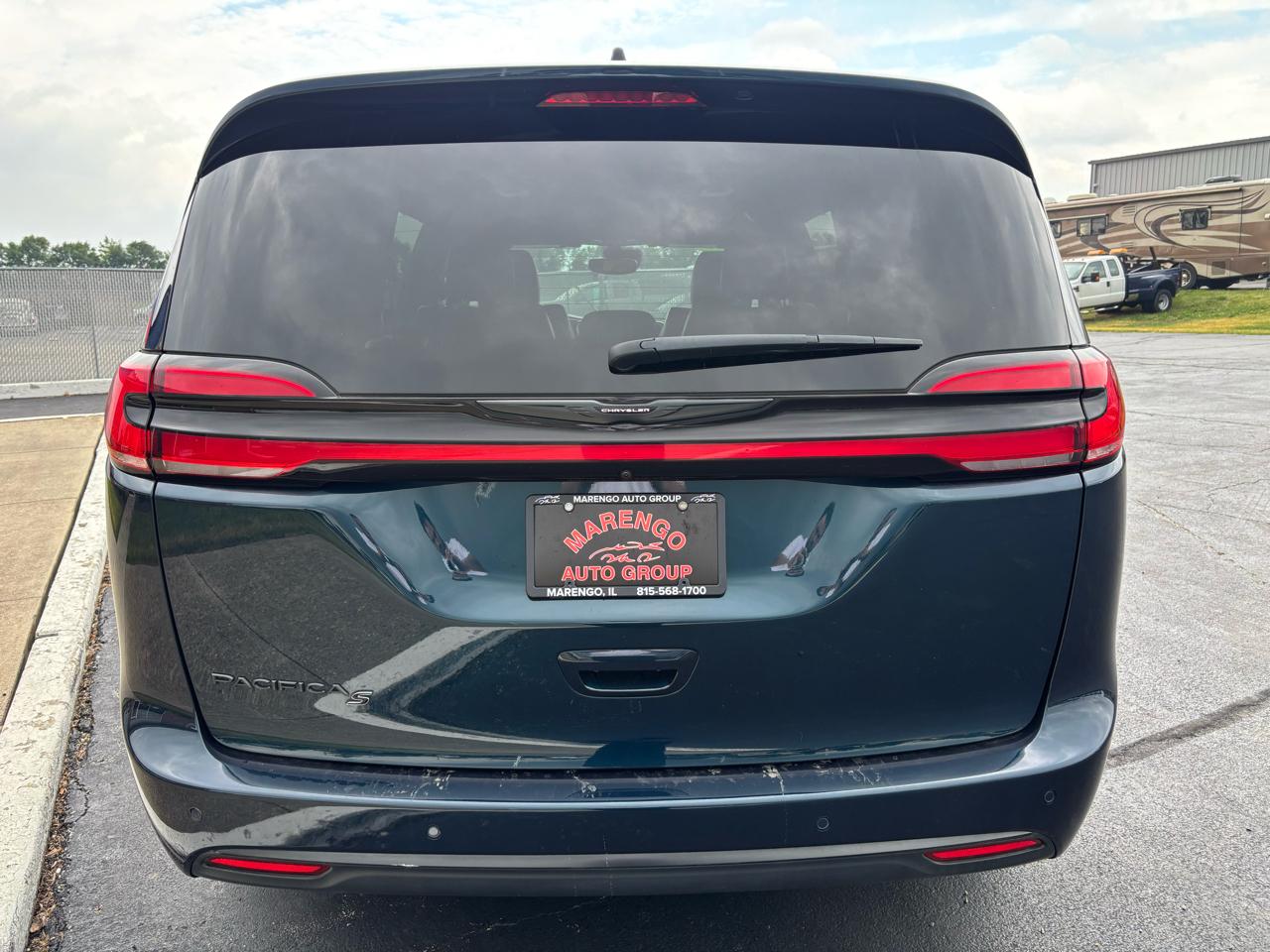 Chrysler Pacifica Touring L FWD 2023