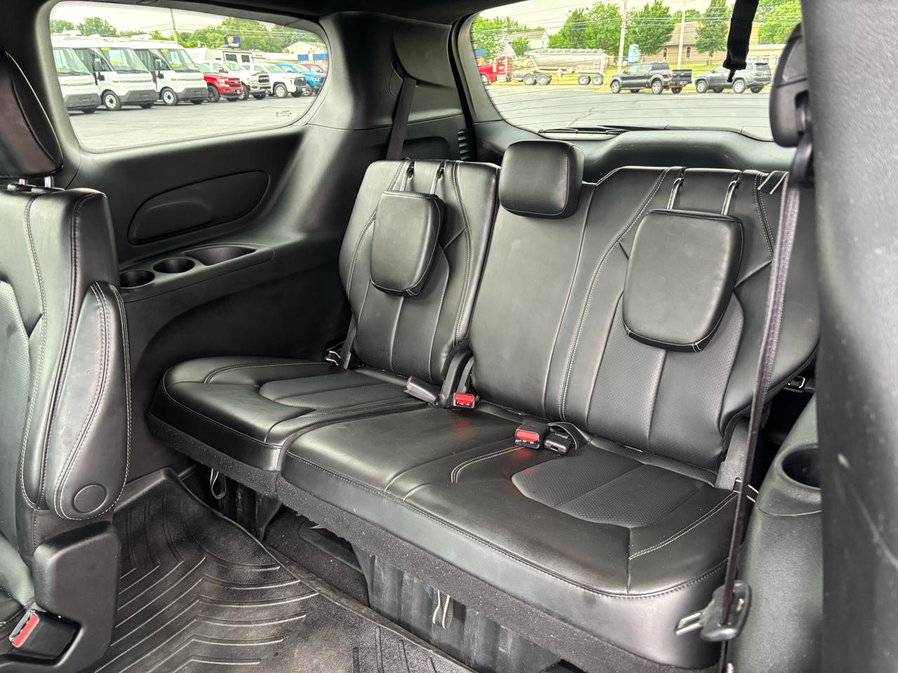 Chrysler Pacifica Touring L FWD 2023