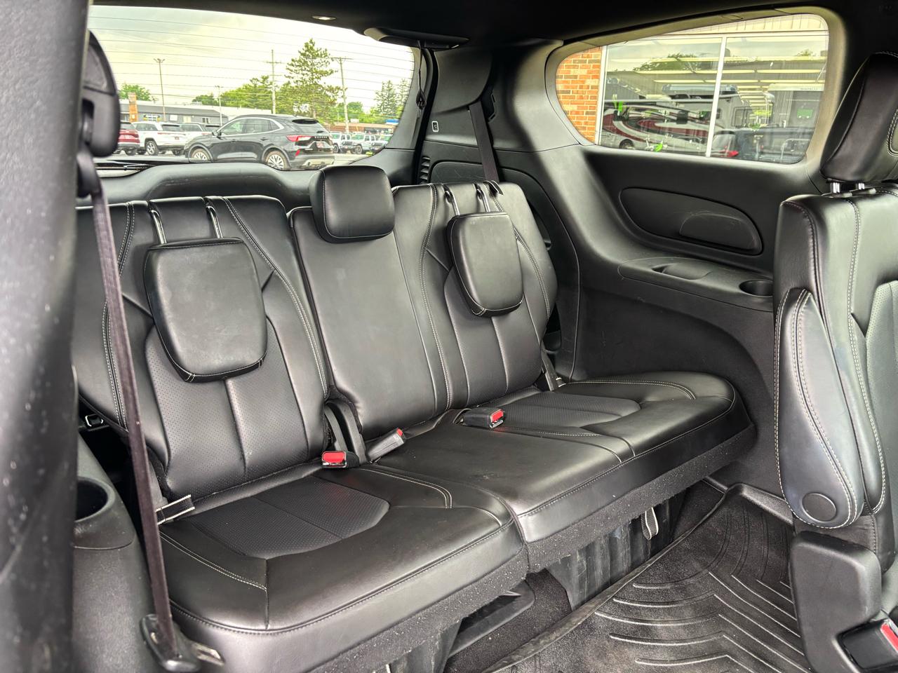 Chrysler Pacifica Touring L FWD 2023