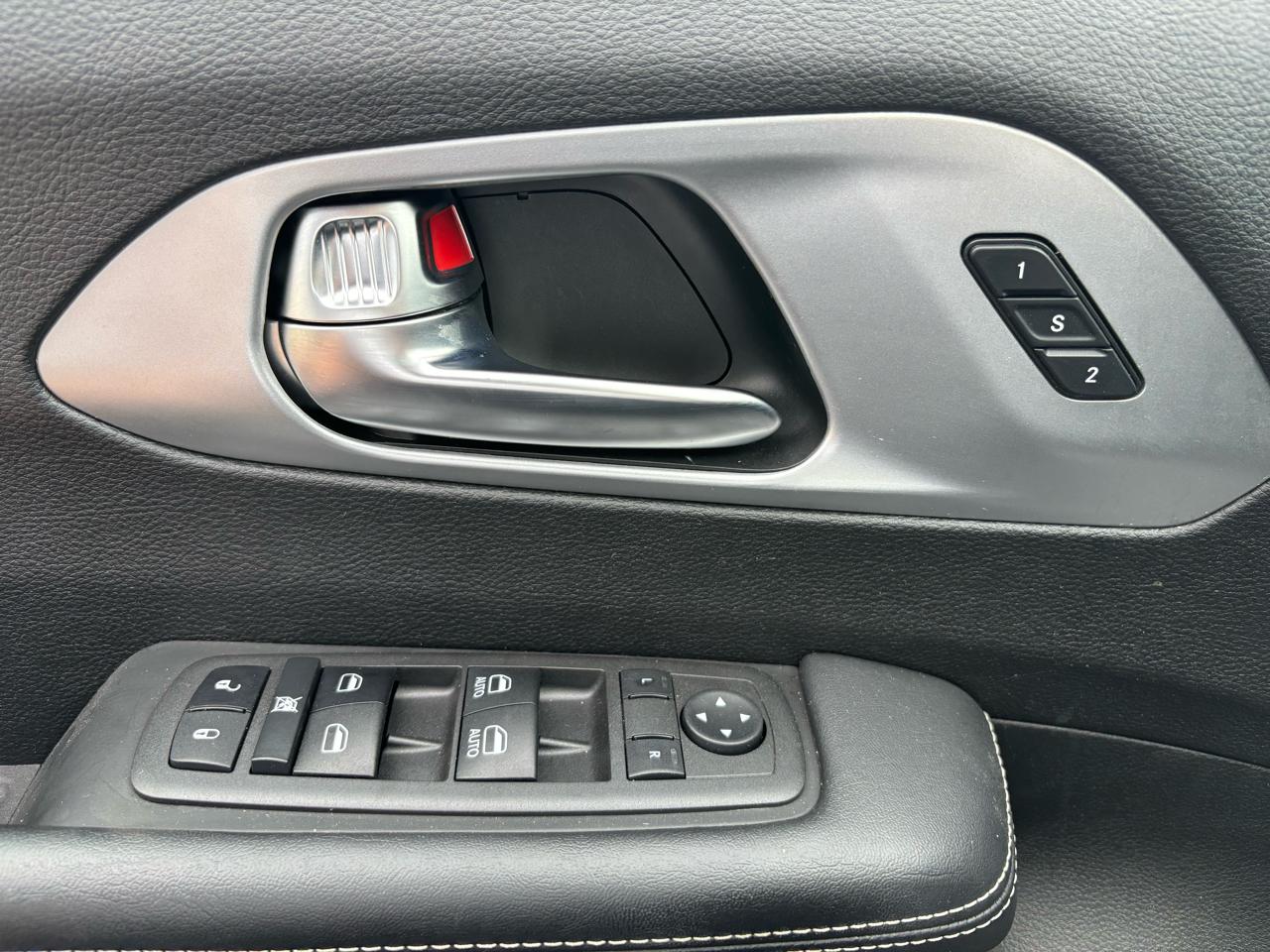 Chrysler Pacifica Touring L FWD 2023