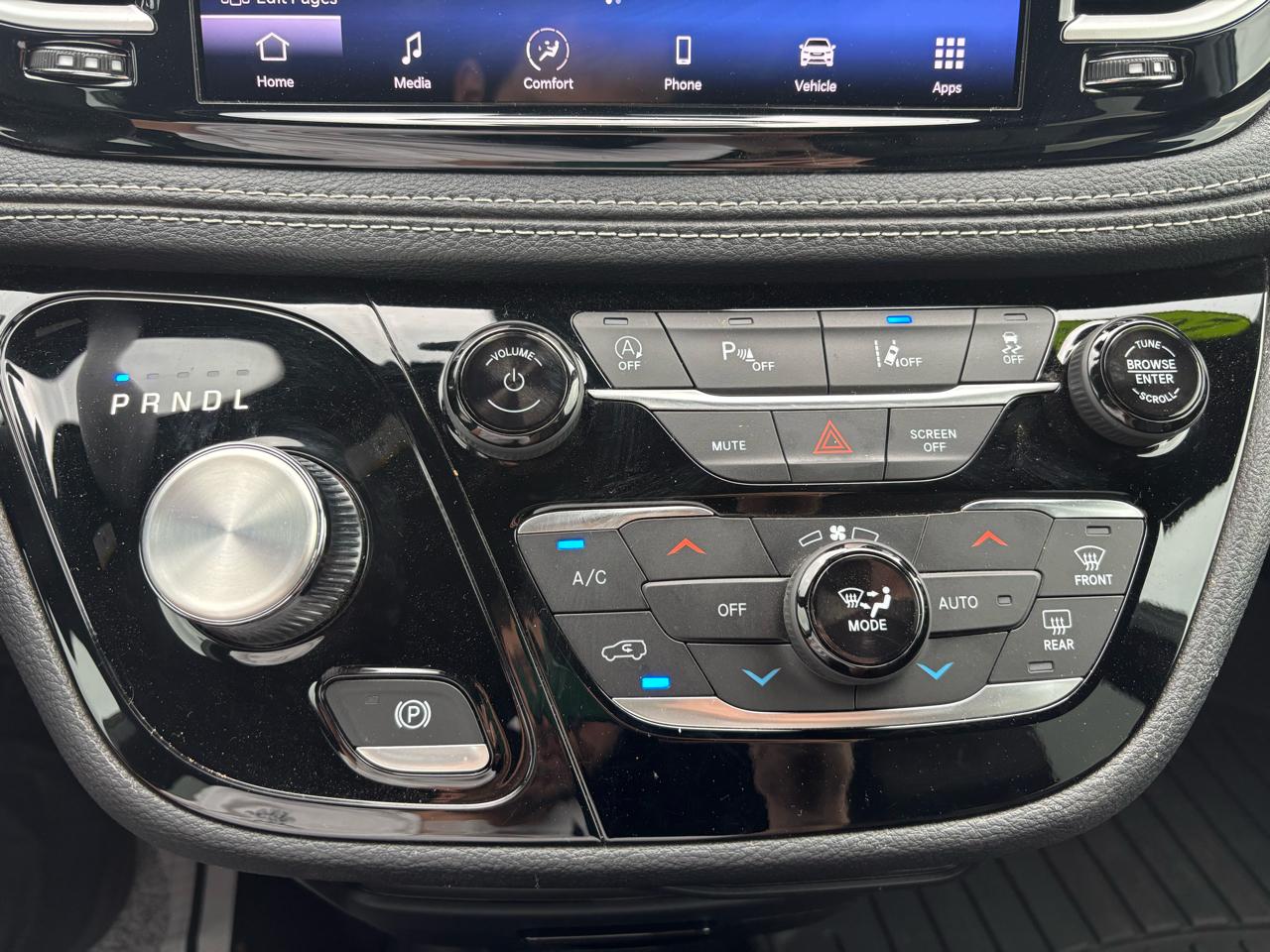 Chrysler Pacifica Touring L FWD 2023