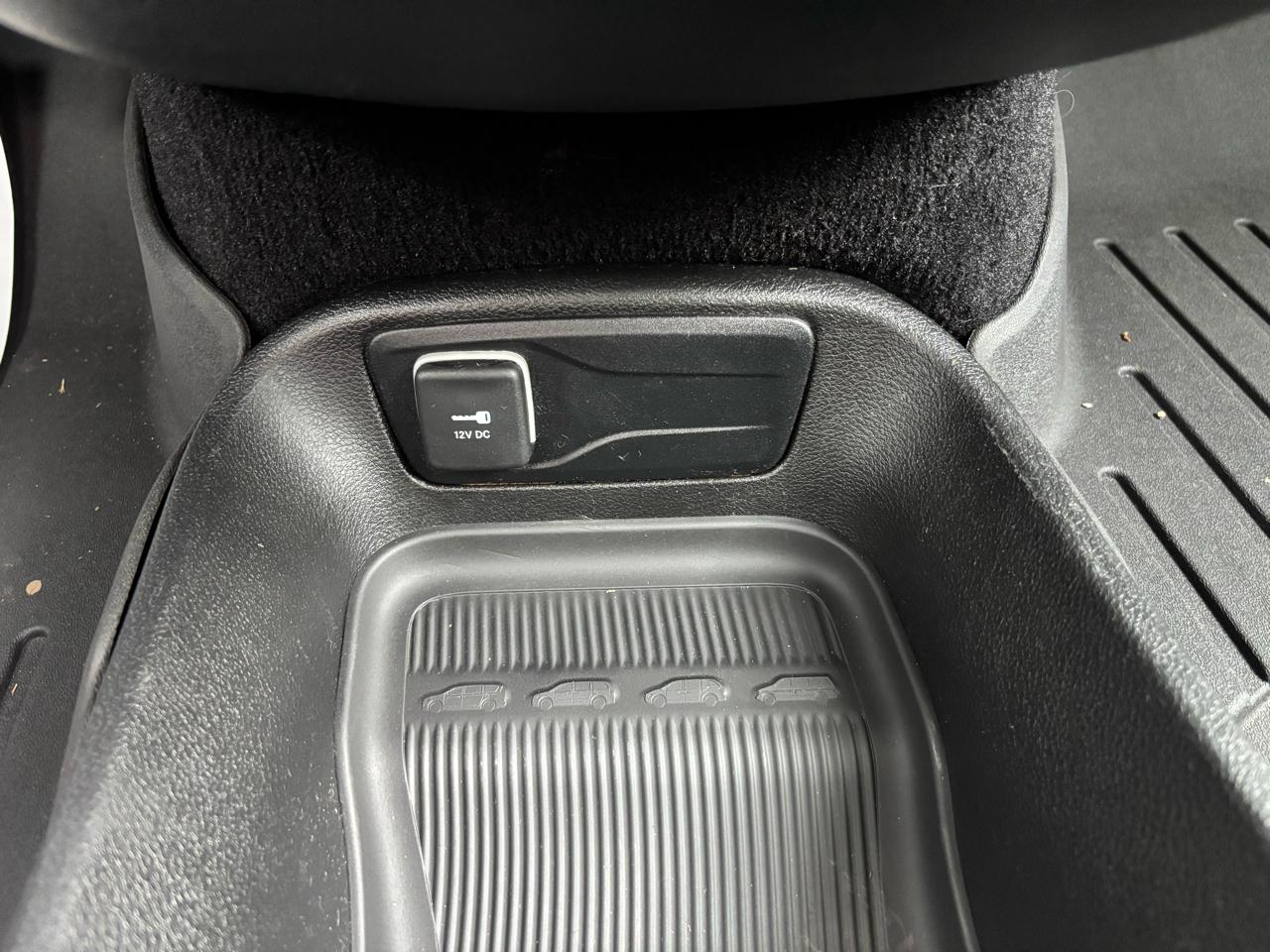 Chrysler Pacifica Touring L FWD 2023