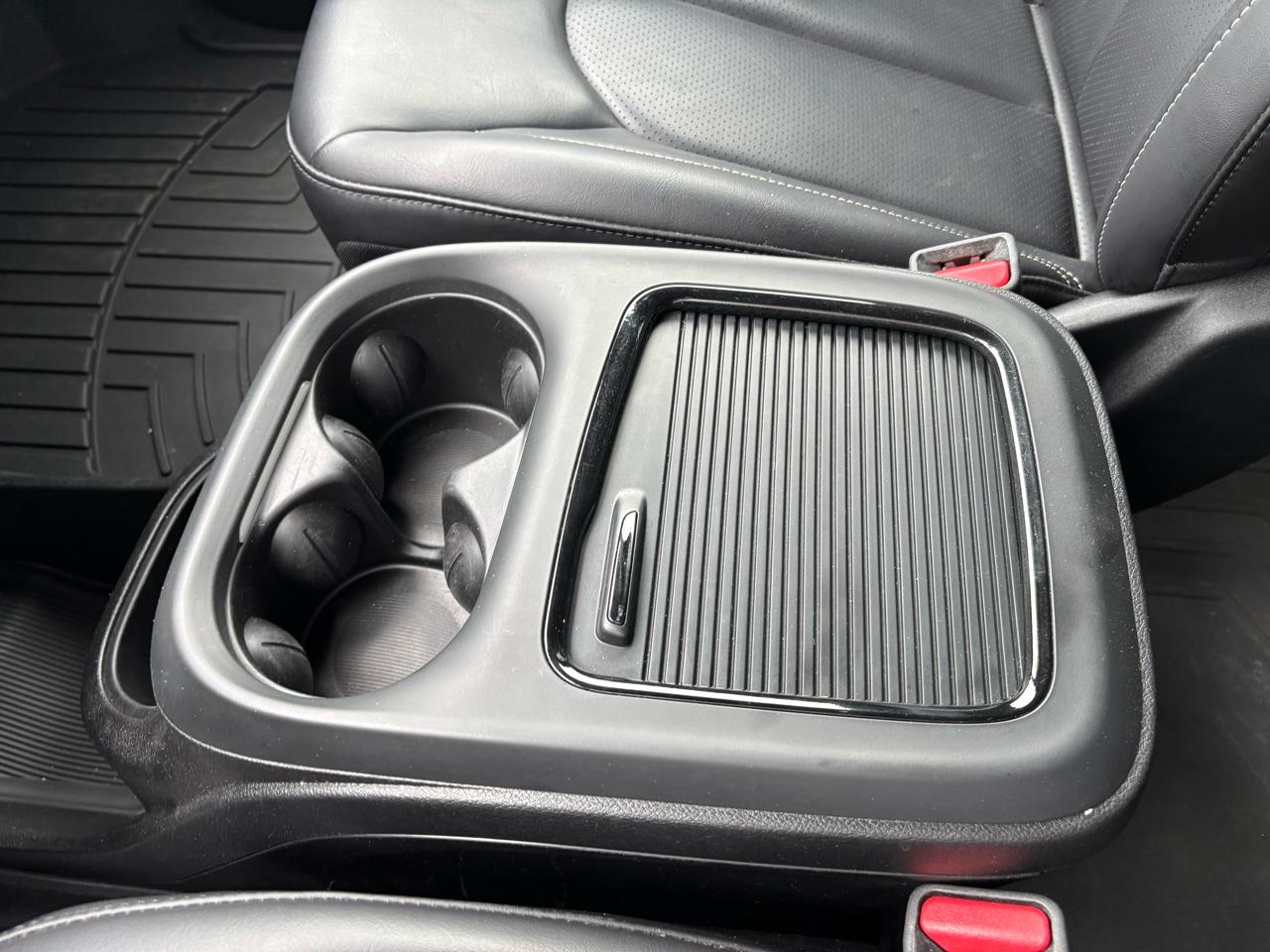 Chrysler Pacifica Touring L FWD 2023