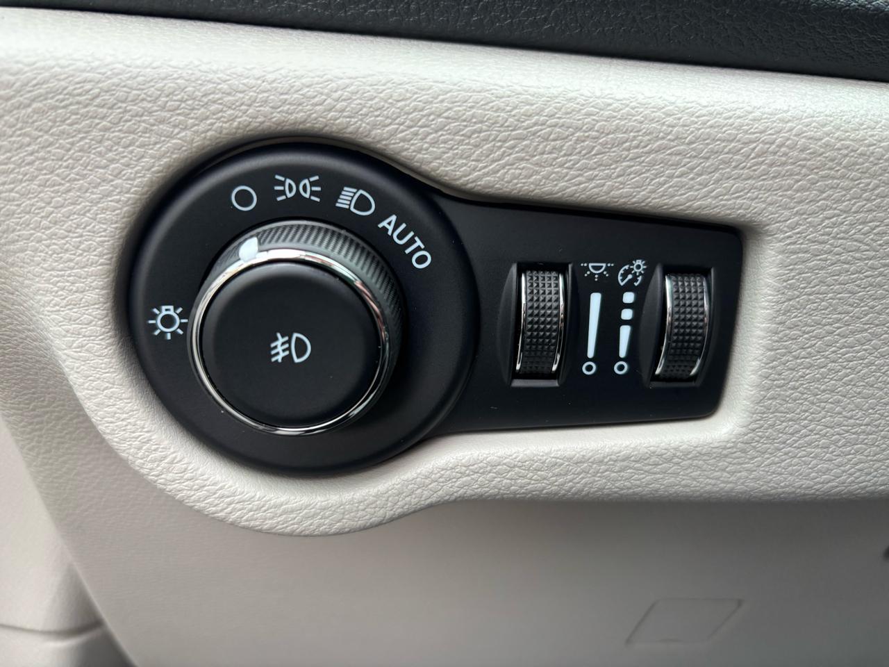 Chrysler Pacifica Touring L AWD 2023