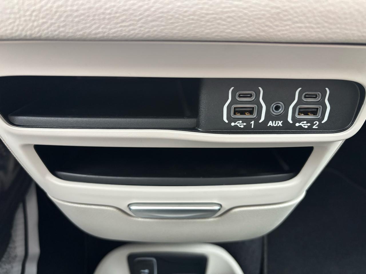 Chrysler Pacifica Touring L AWD 2023