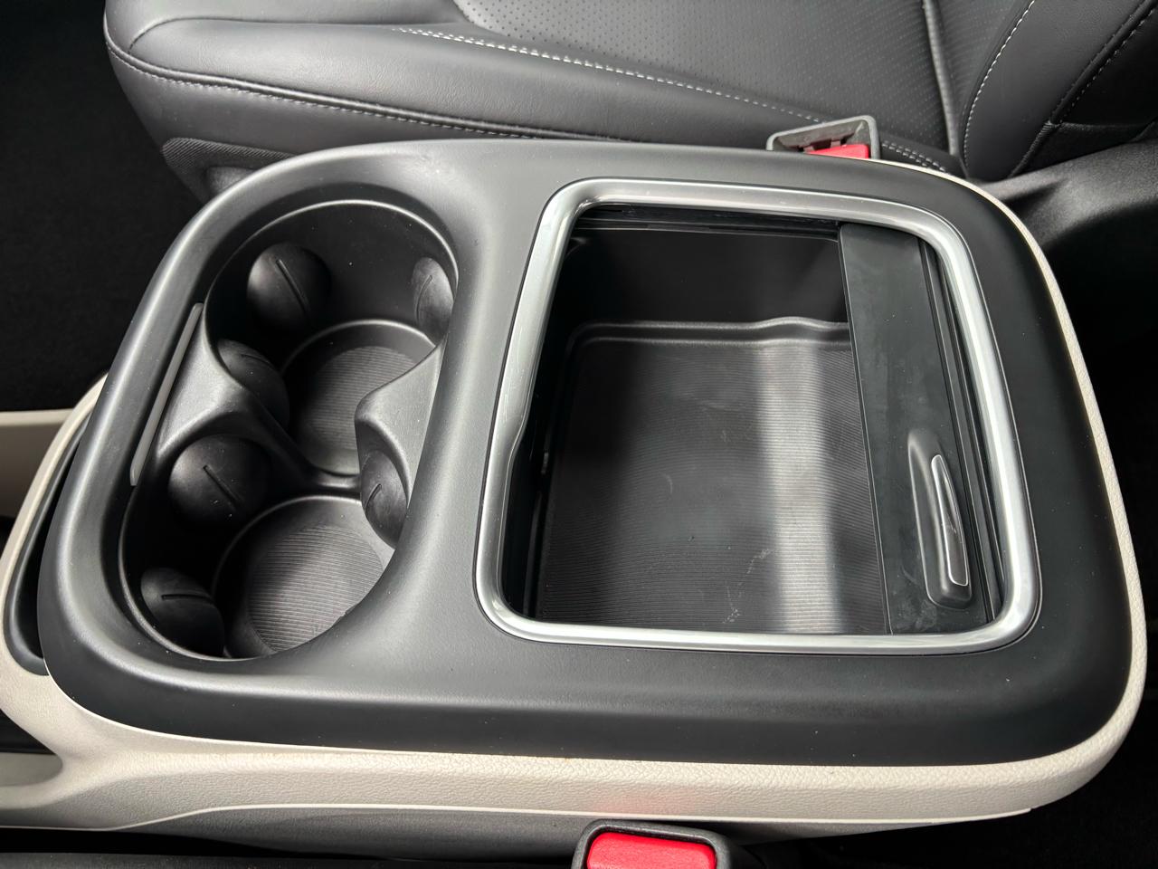 Chrysler Pacifica Touring L AWD 2023