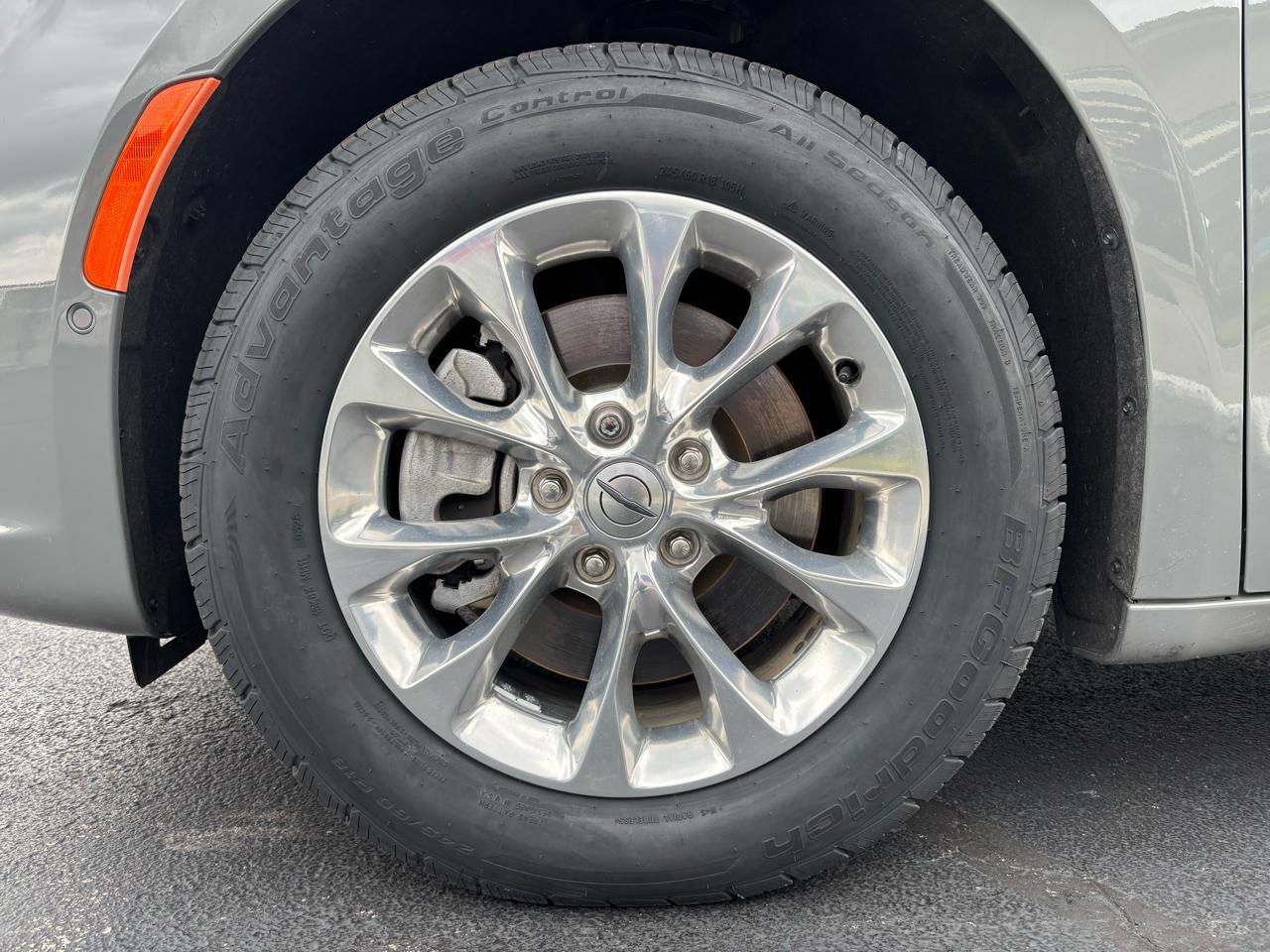 Chrysler Pacifica Touring L AWD 2023