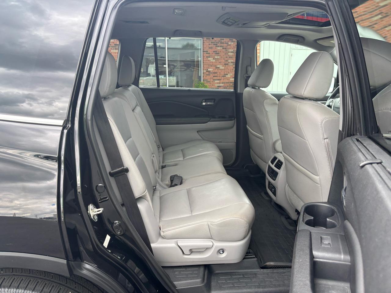 Honda Pilot AWD 4dr EX-L w/RES 2016