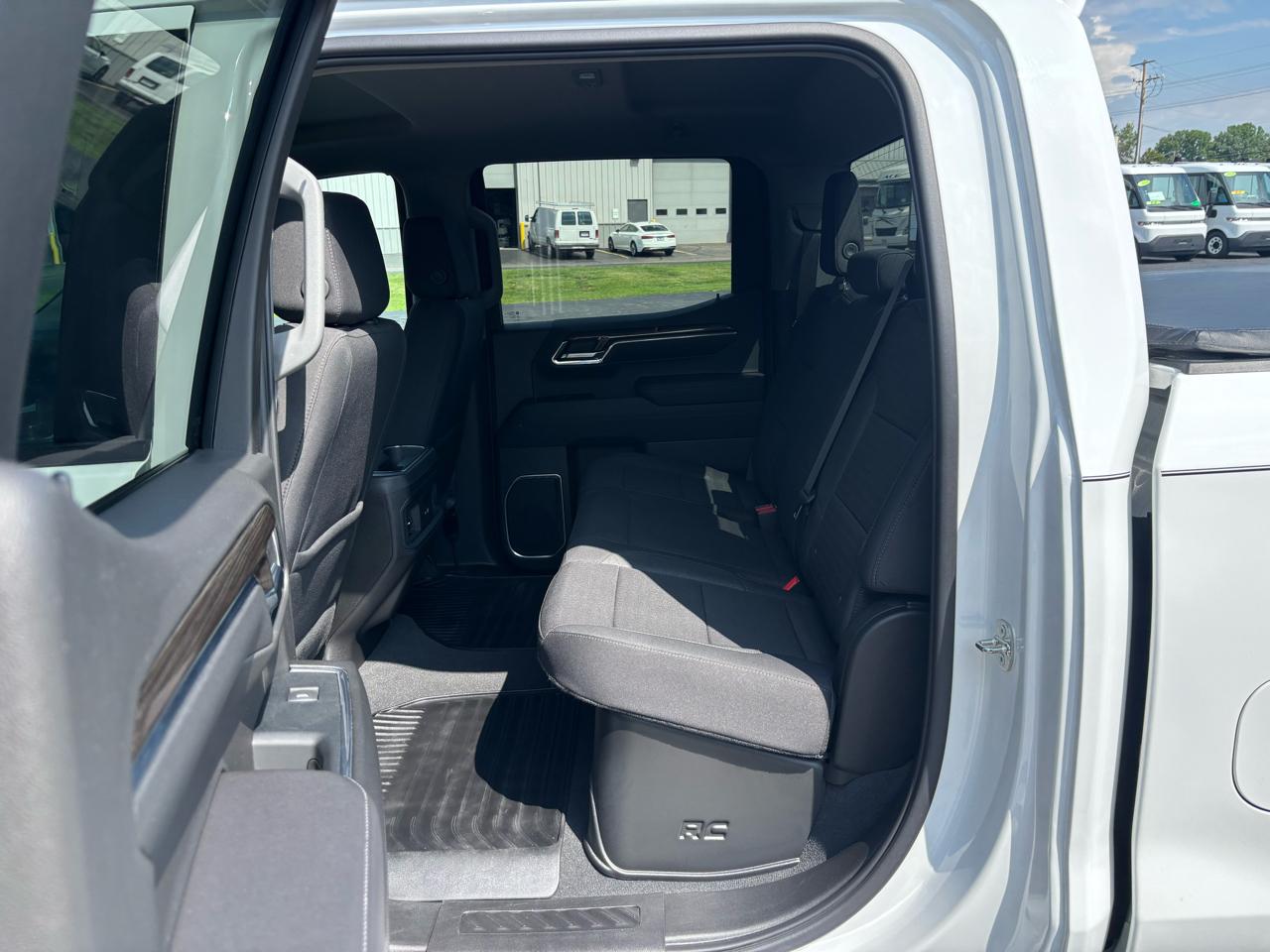 Chevrolet Silverado 1500 4WD Crew Cab 147" LT w/1LT 2023