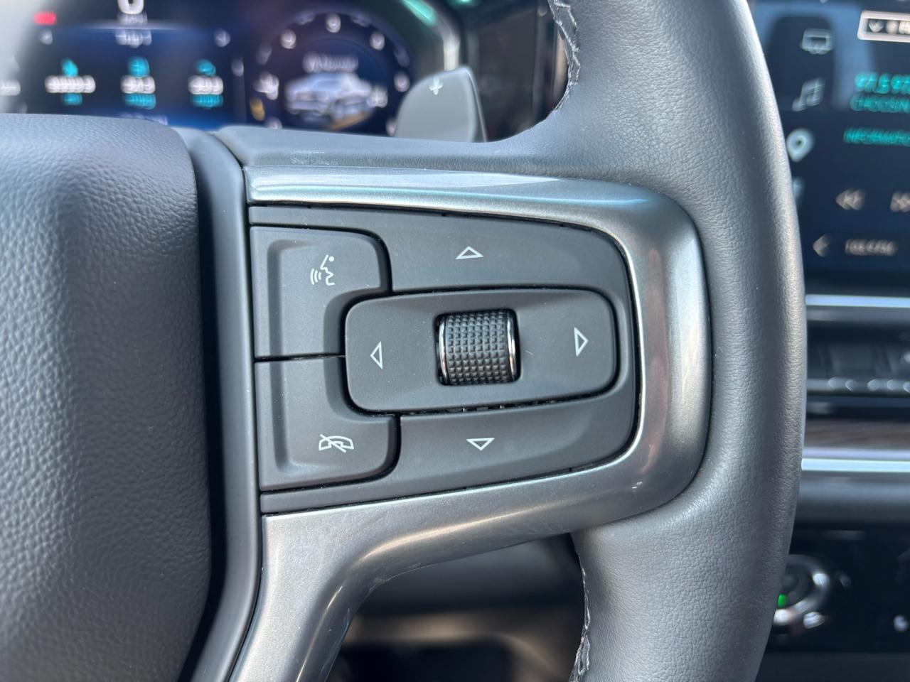 Chevrolet Silverado 1500 4WD Crew Cab 147" LT w/1LT 2023